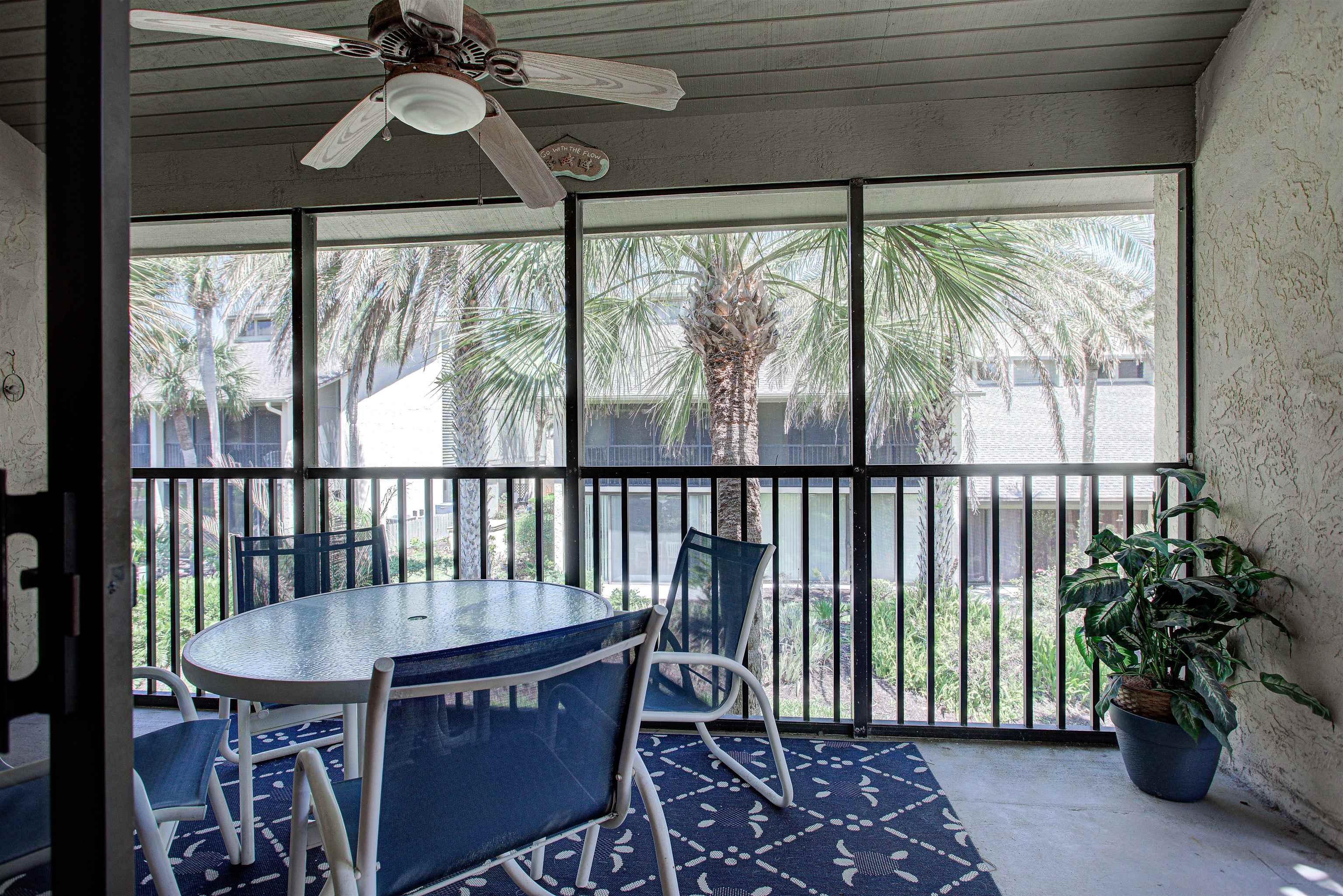 Image 34 of 54 For 69 Village Las Palmas Cir