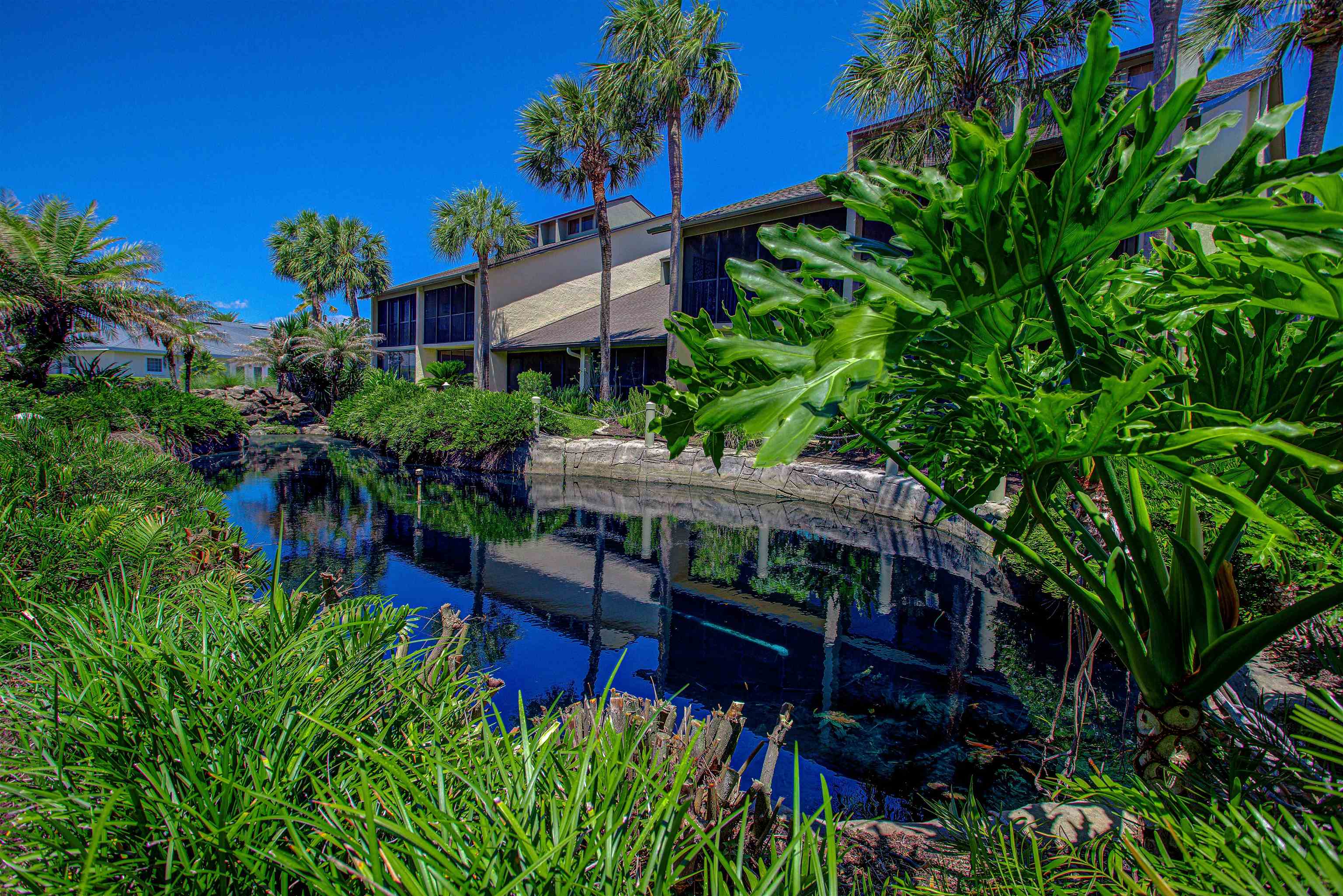 Image 38 of 54 For 69 Village Las Palmas Cir