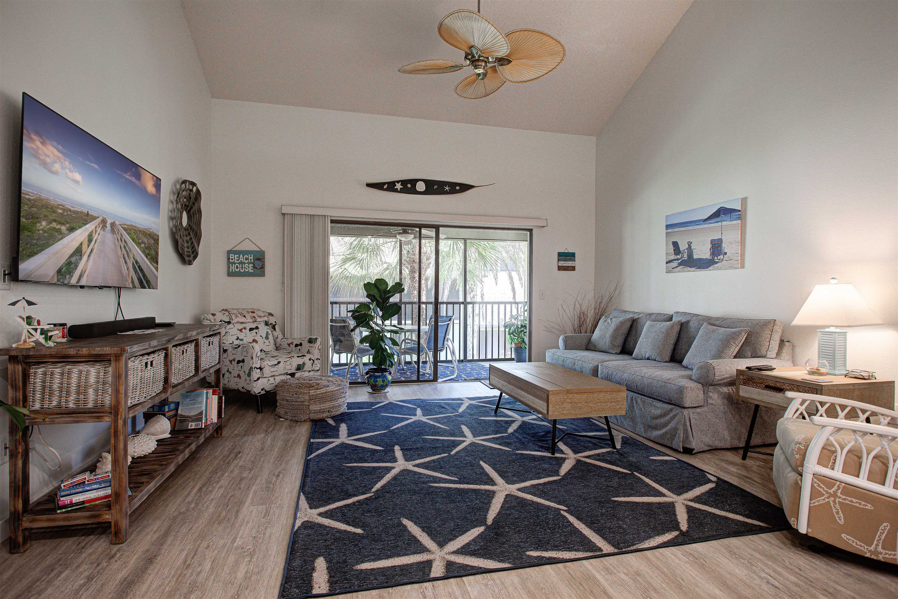 Image 4 of 54 For 69 Village Las Palmas Cir
