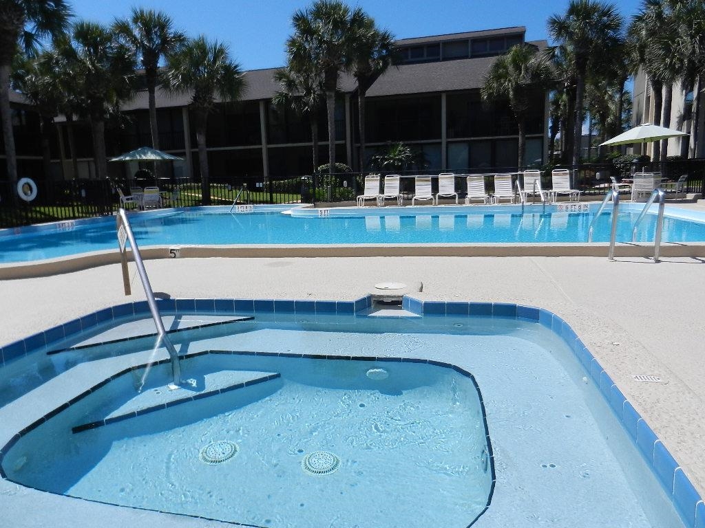 Image 43 of 54 For 69 Village Las Palmas Cir