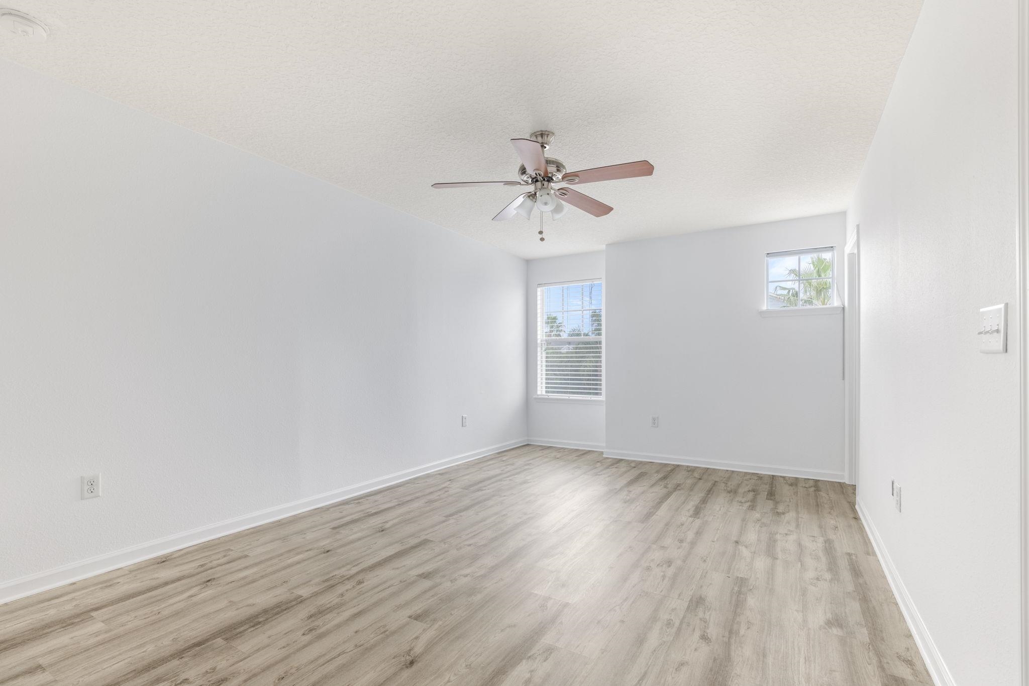 Image 11 of 23 For 128 Islander Cir