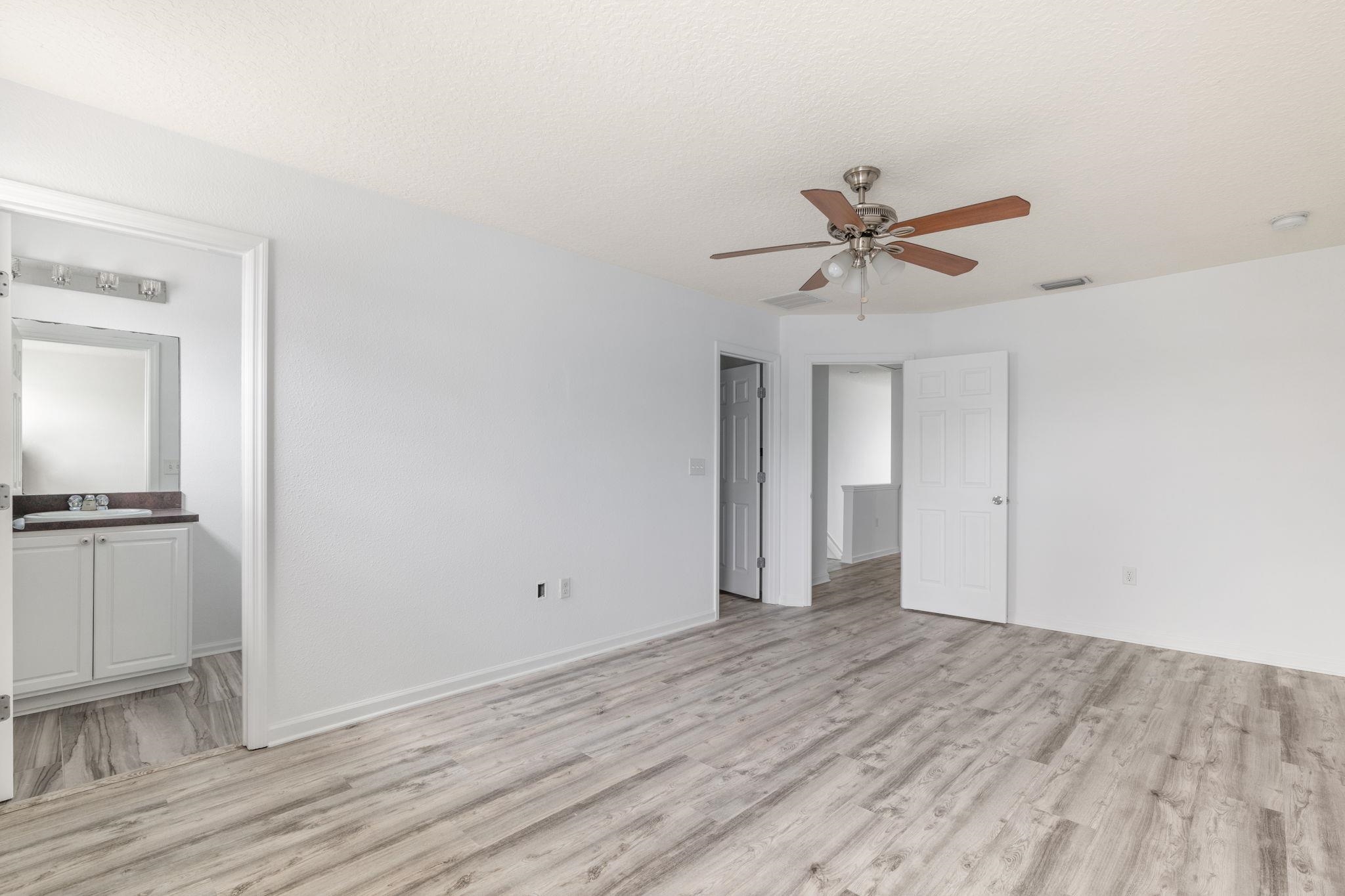 Image 12 of 23 For 128 Islander Cir