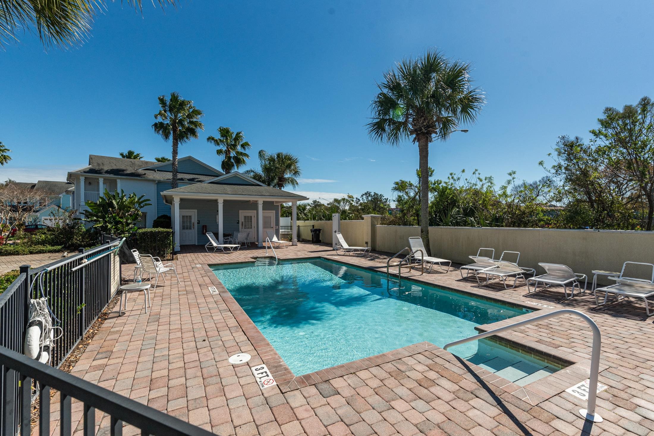 Image 21 of 23 For 128 Islander Cir