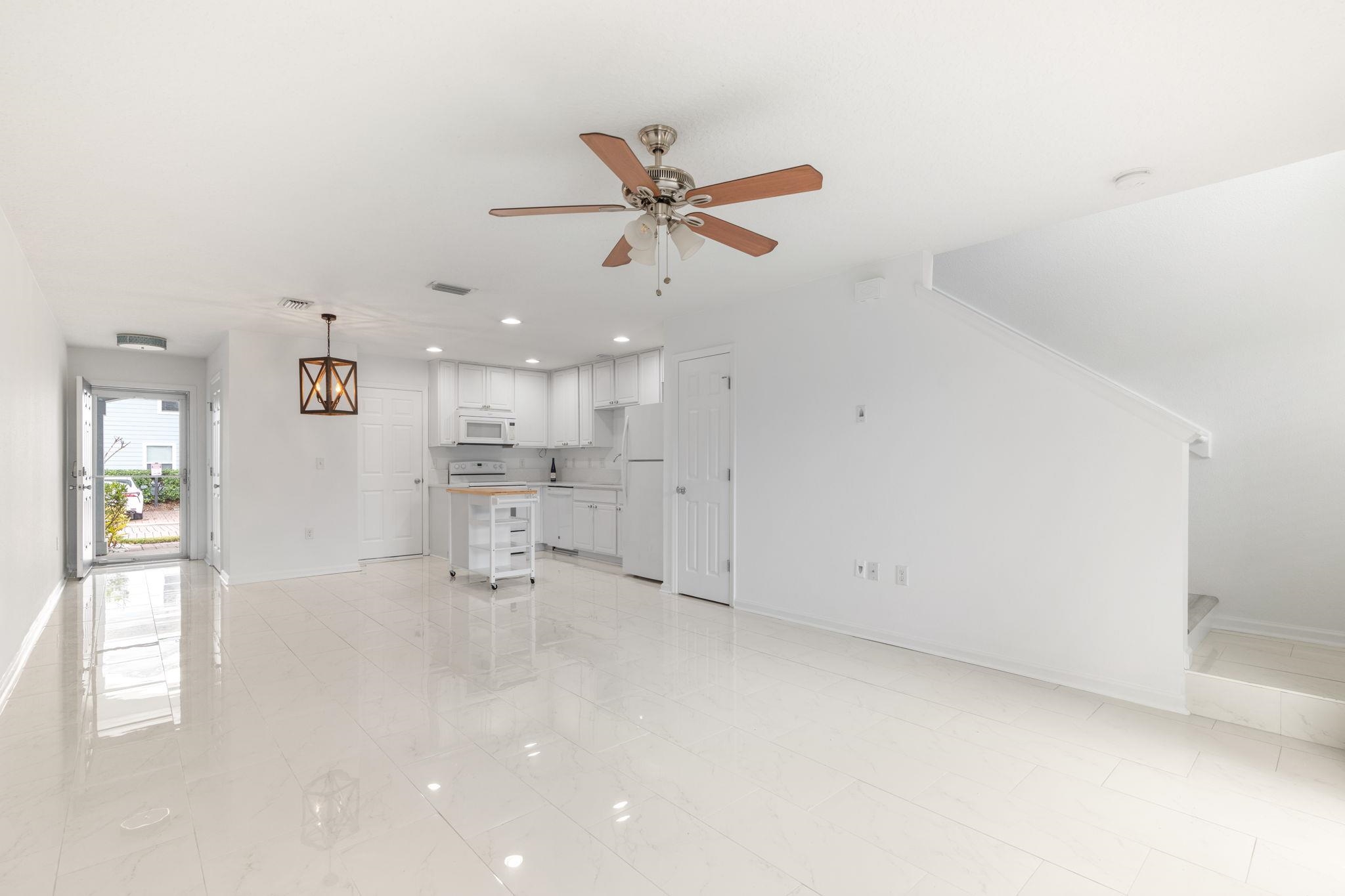 Image 3 of 23 For 128 Islander Cir