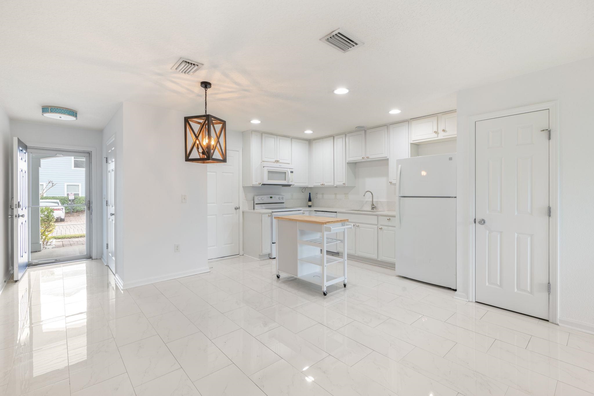 Image 4 of 23 For 128 Islander Cir