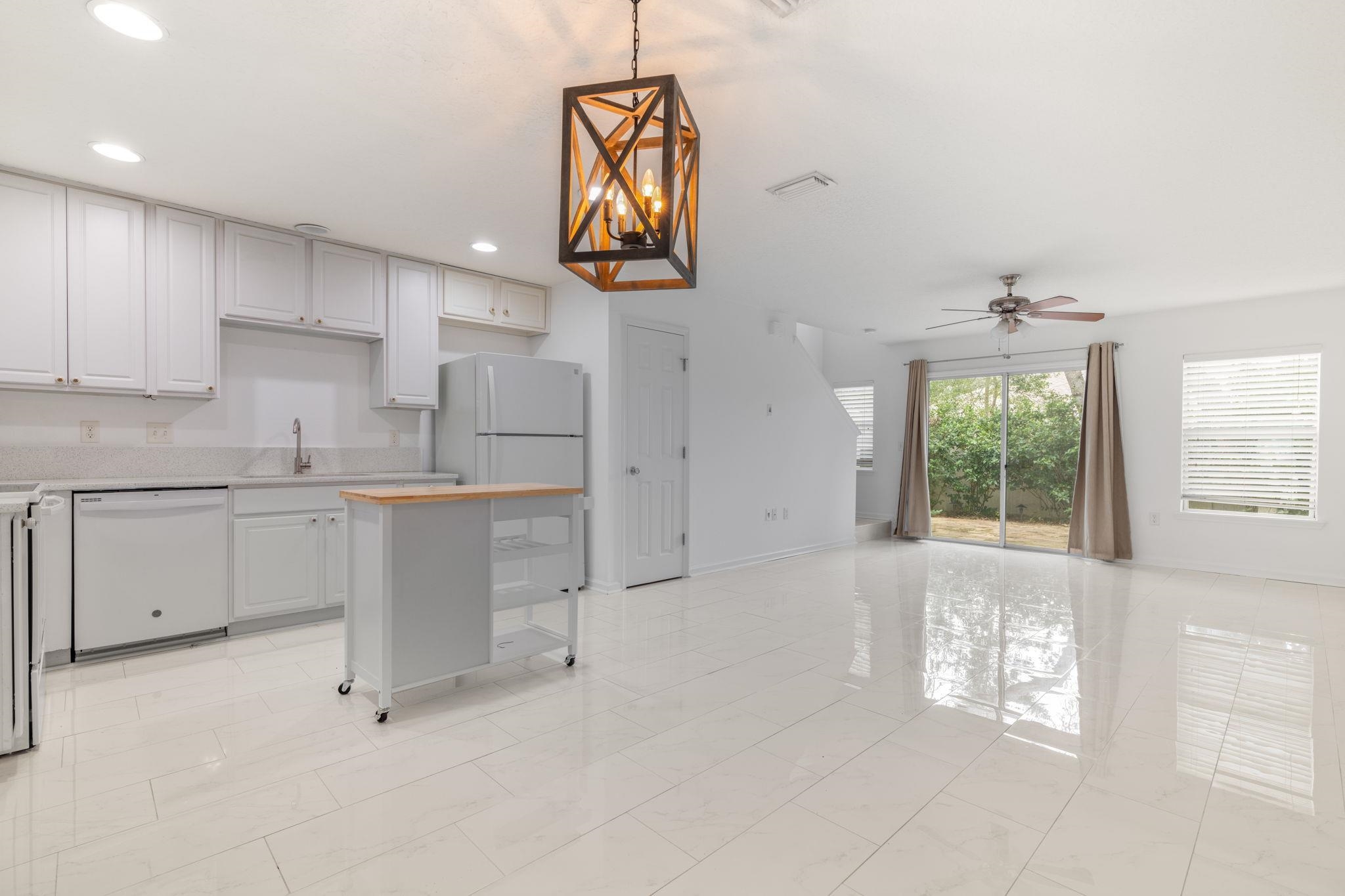 Image 5 of 23 For 128 Islander Cir