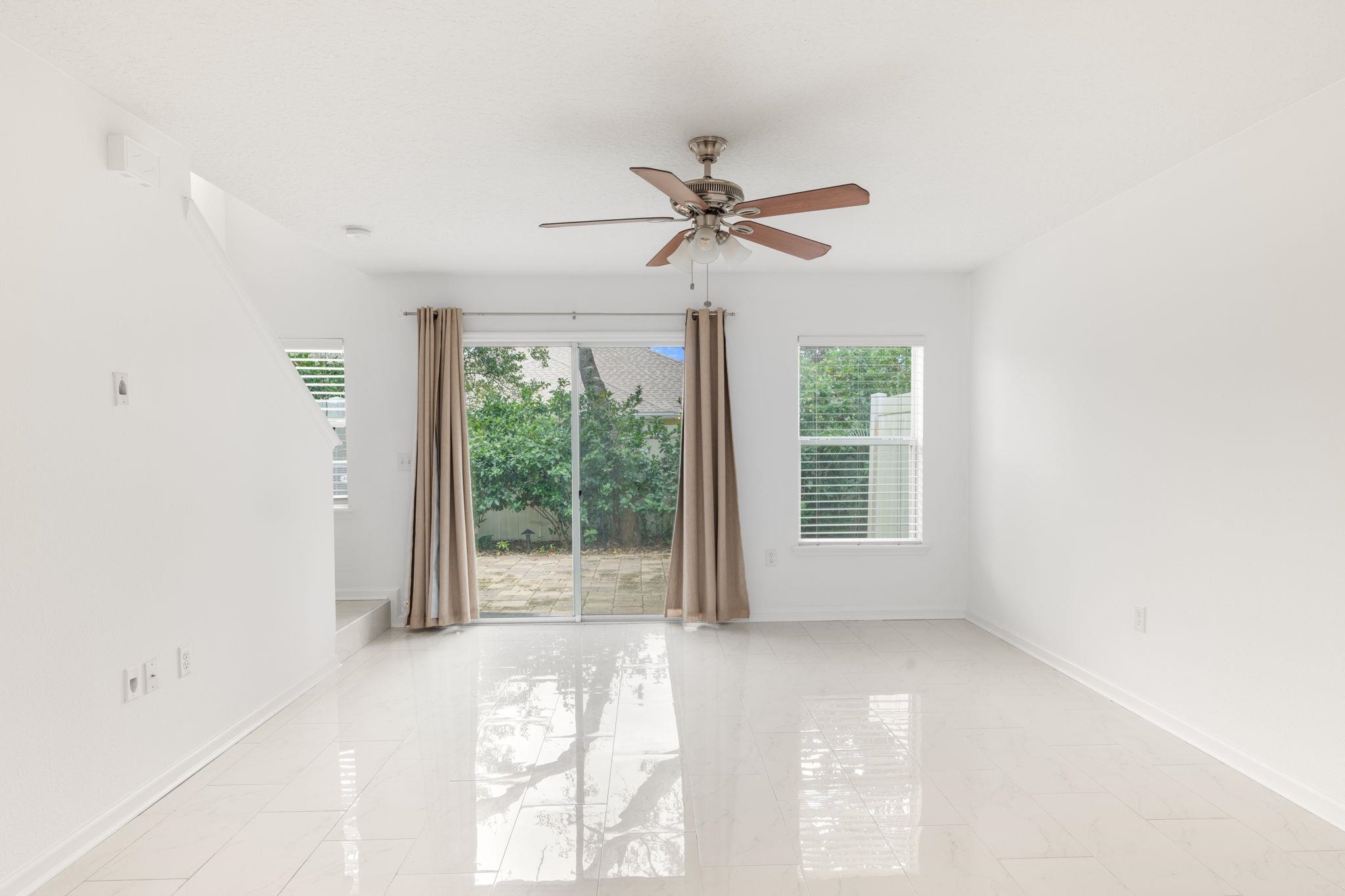 Image 6 of 23 For 128 Islander Cir