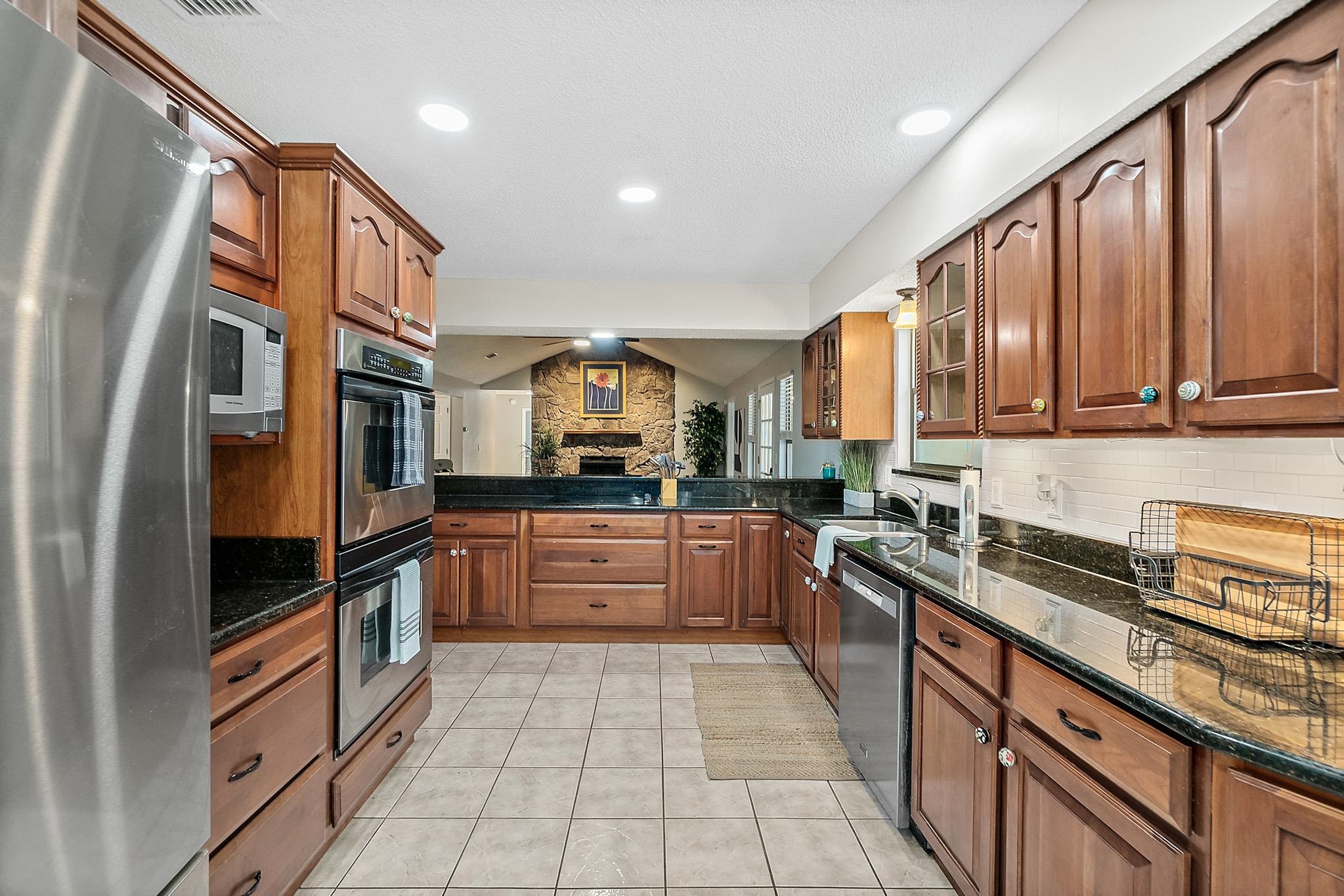 Image 11 of 46 For 5351 Gathering Oaks Ct