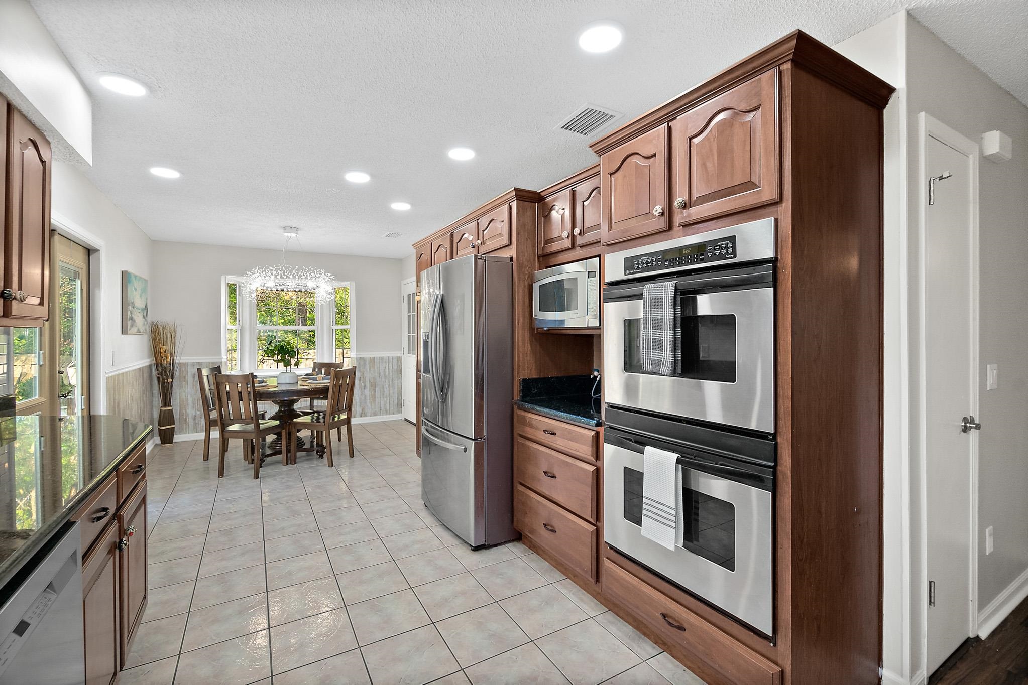 Image 13 of 46 For 5351 Gathering Oaks Ct