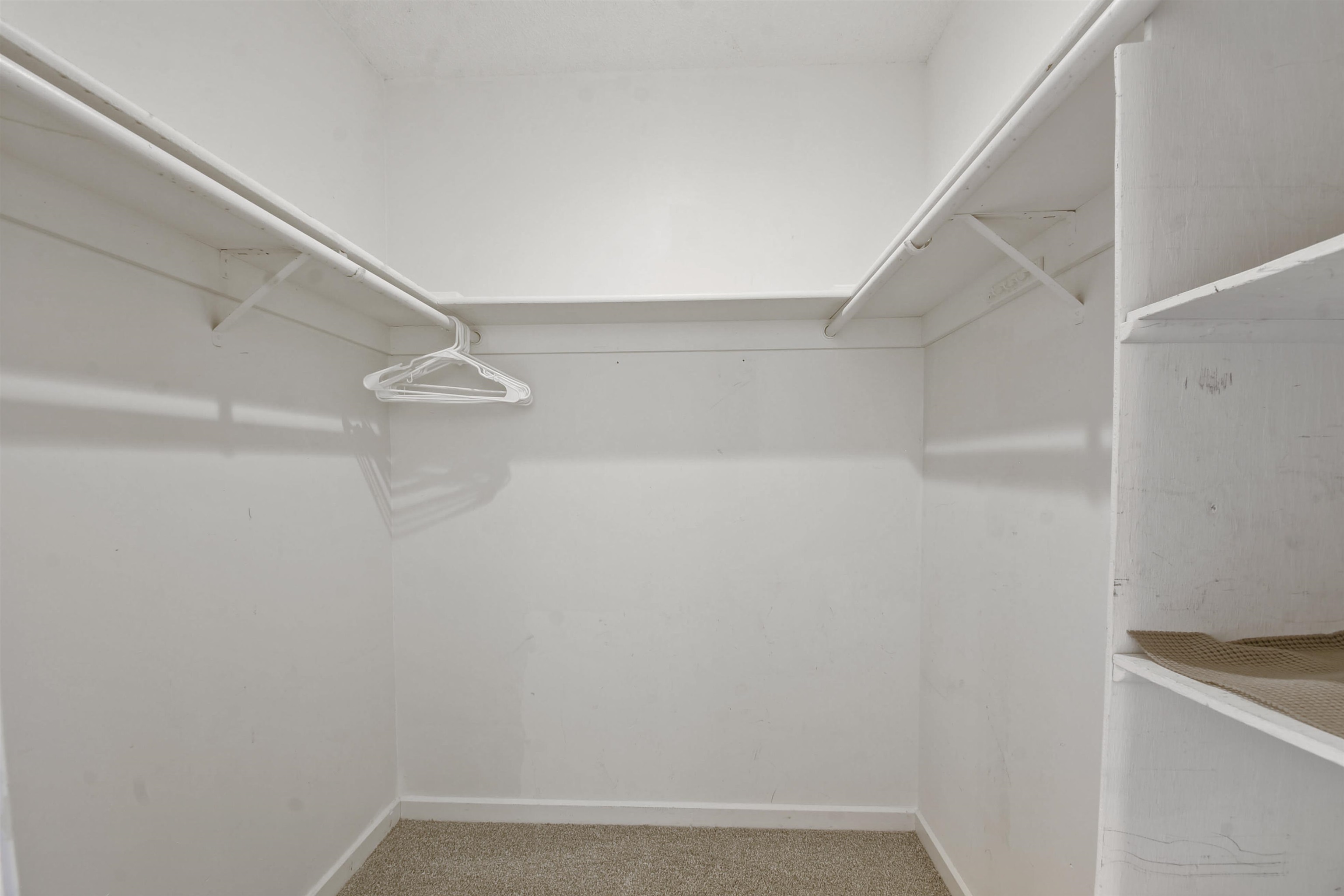 Image 14 of 22 For 40 Club House Dr  207