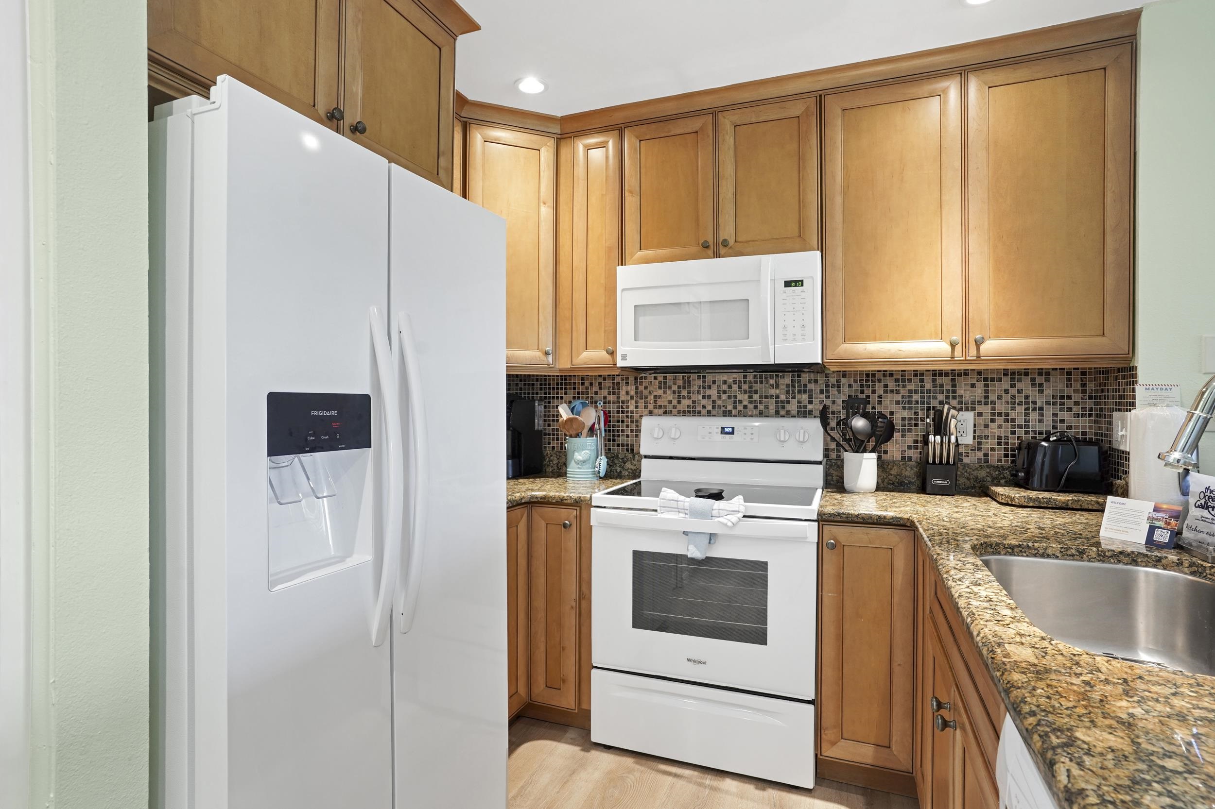 Image 13 of 42 For 107 Village Del Lago Cir