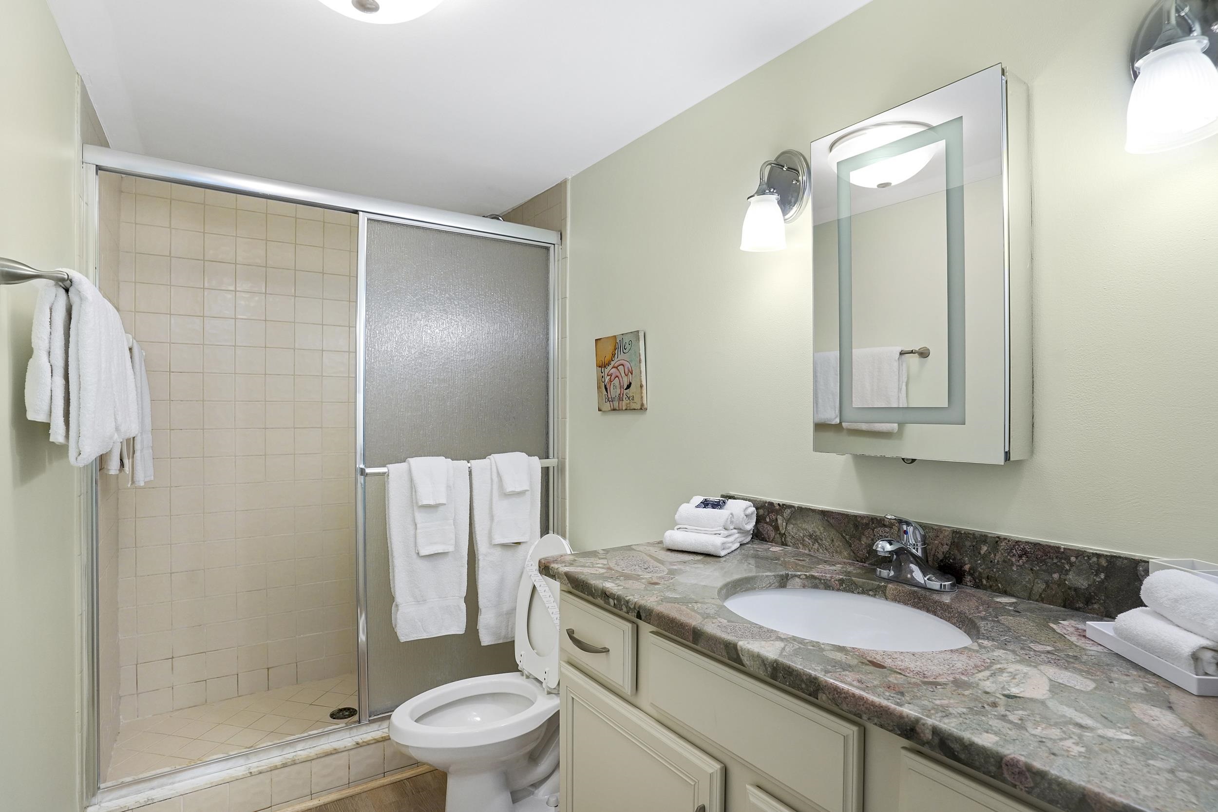 Image 23 of 42 For 107 Village Del Lago Cir