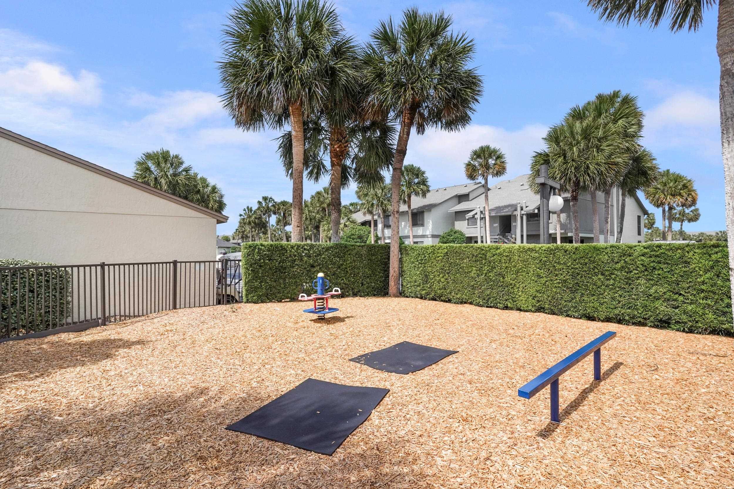 Image 32 of 42 For 107 Village Del Lago Cir