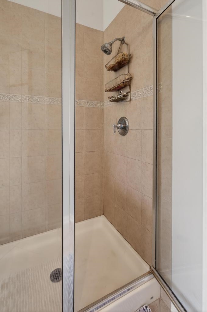 Image 78 of 97 For 3152 Banister Rd E