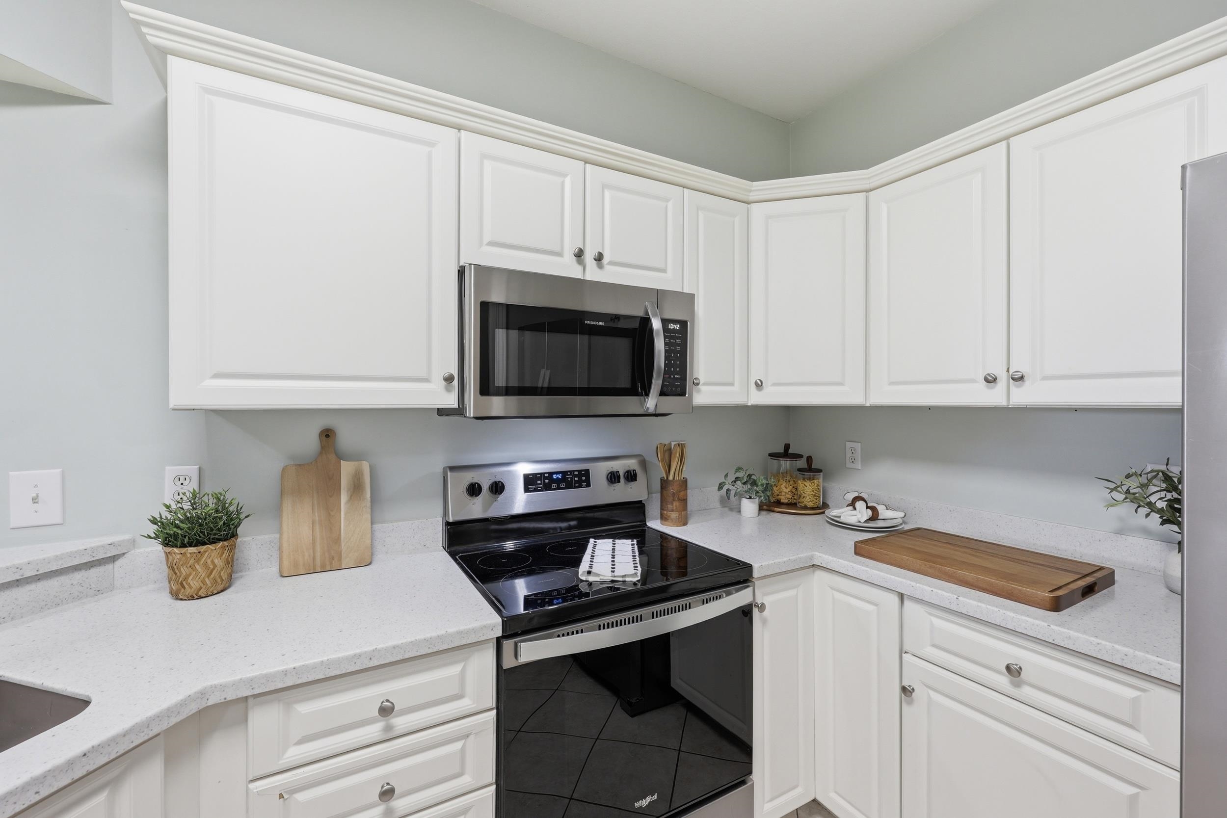 Image 13 of 93 For 1529 Vista Cove Rd