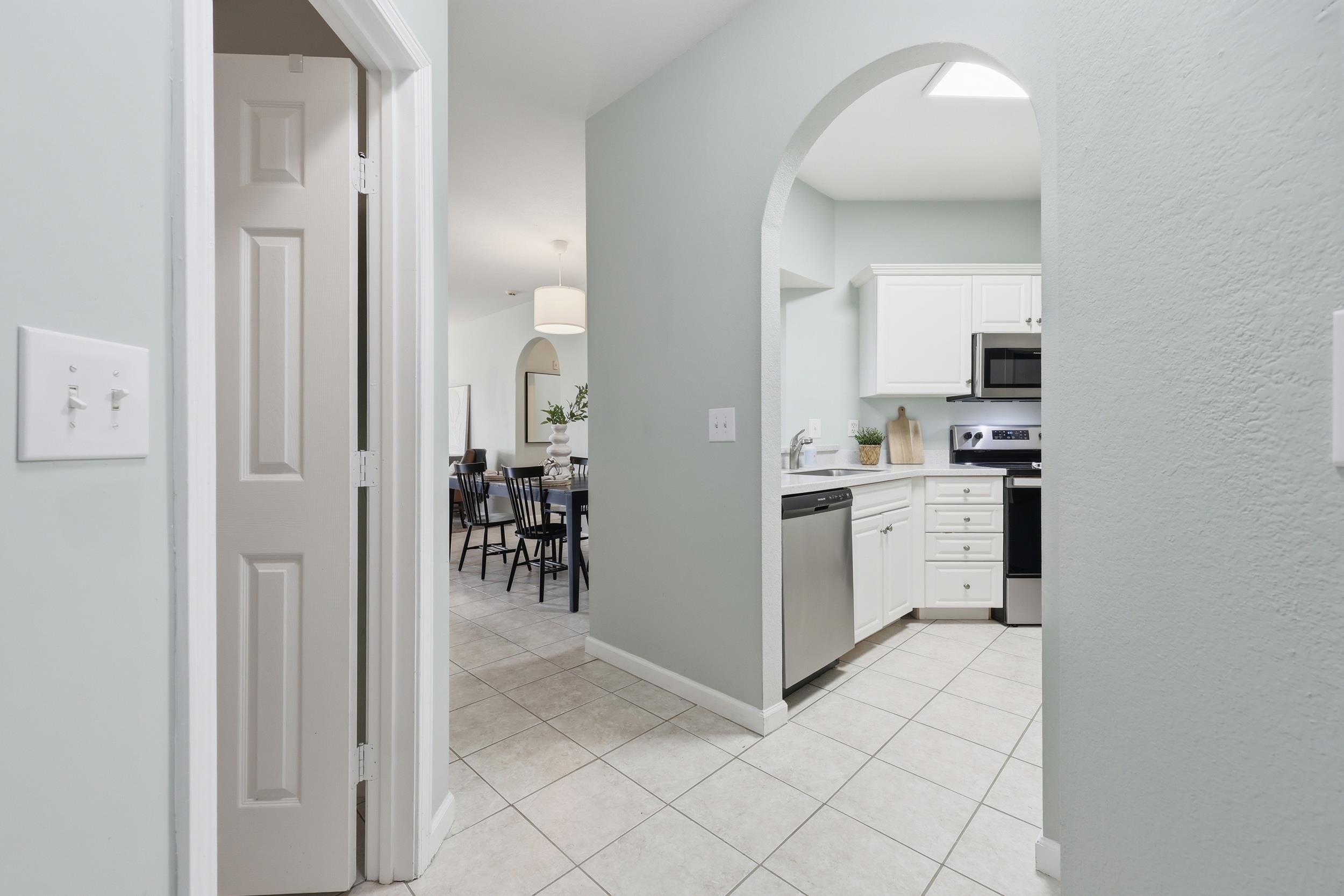 Image 9 of 93 For 1529 Vista Cove Rd