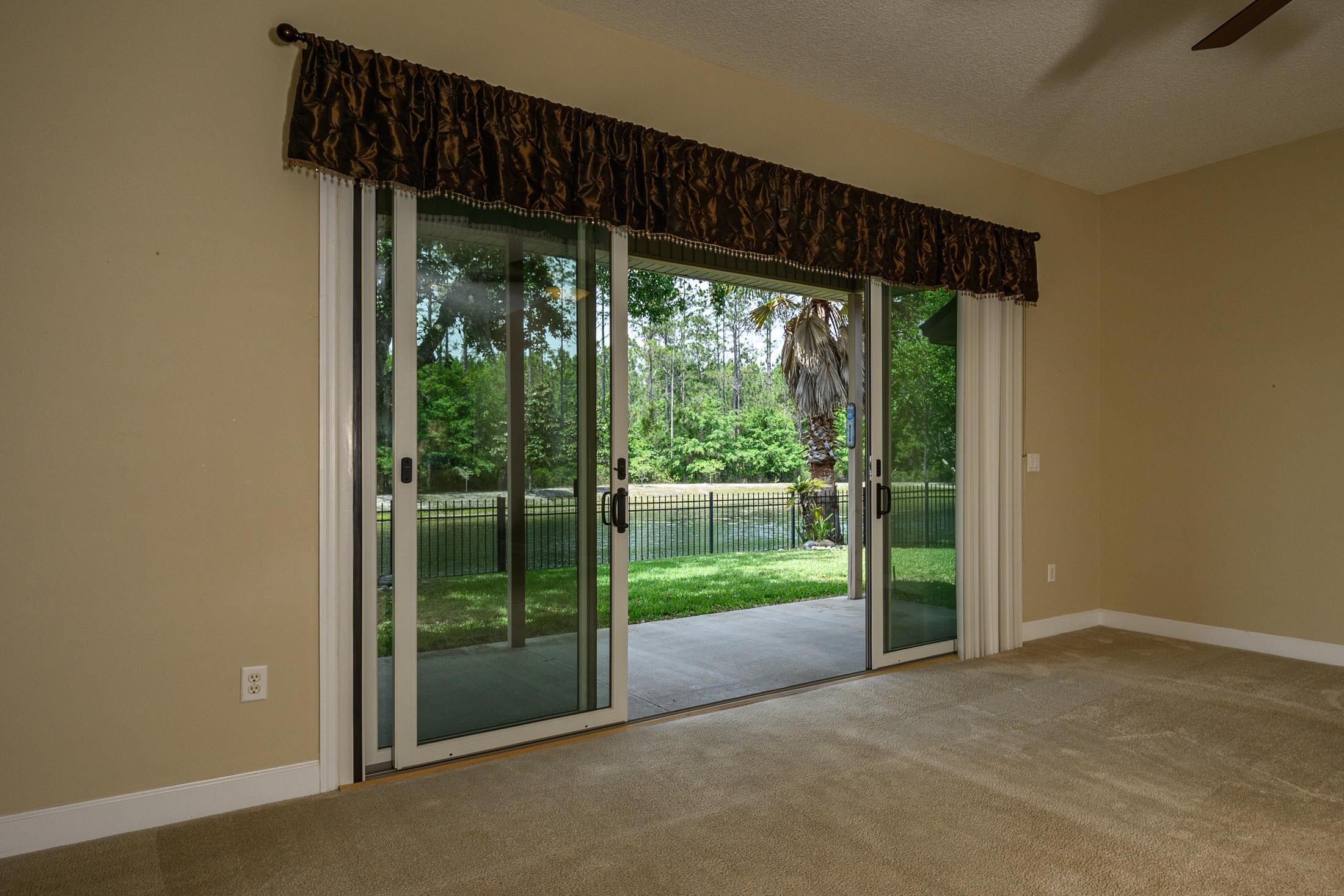 Image 13 of 63 For 221 Clear Creek Ct