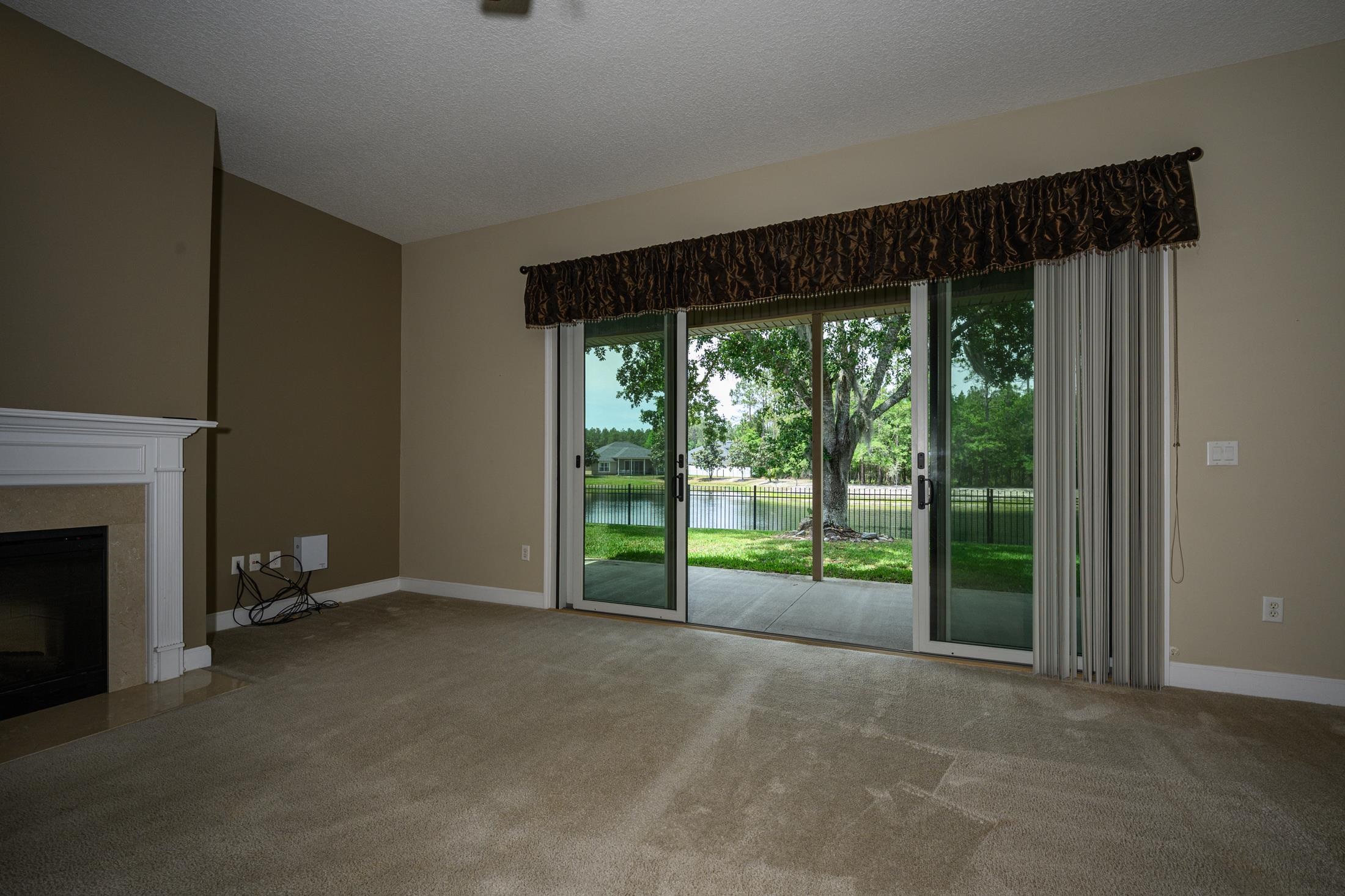 Image 16 of 63 For 221 Clear Creek Ct
