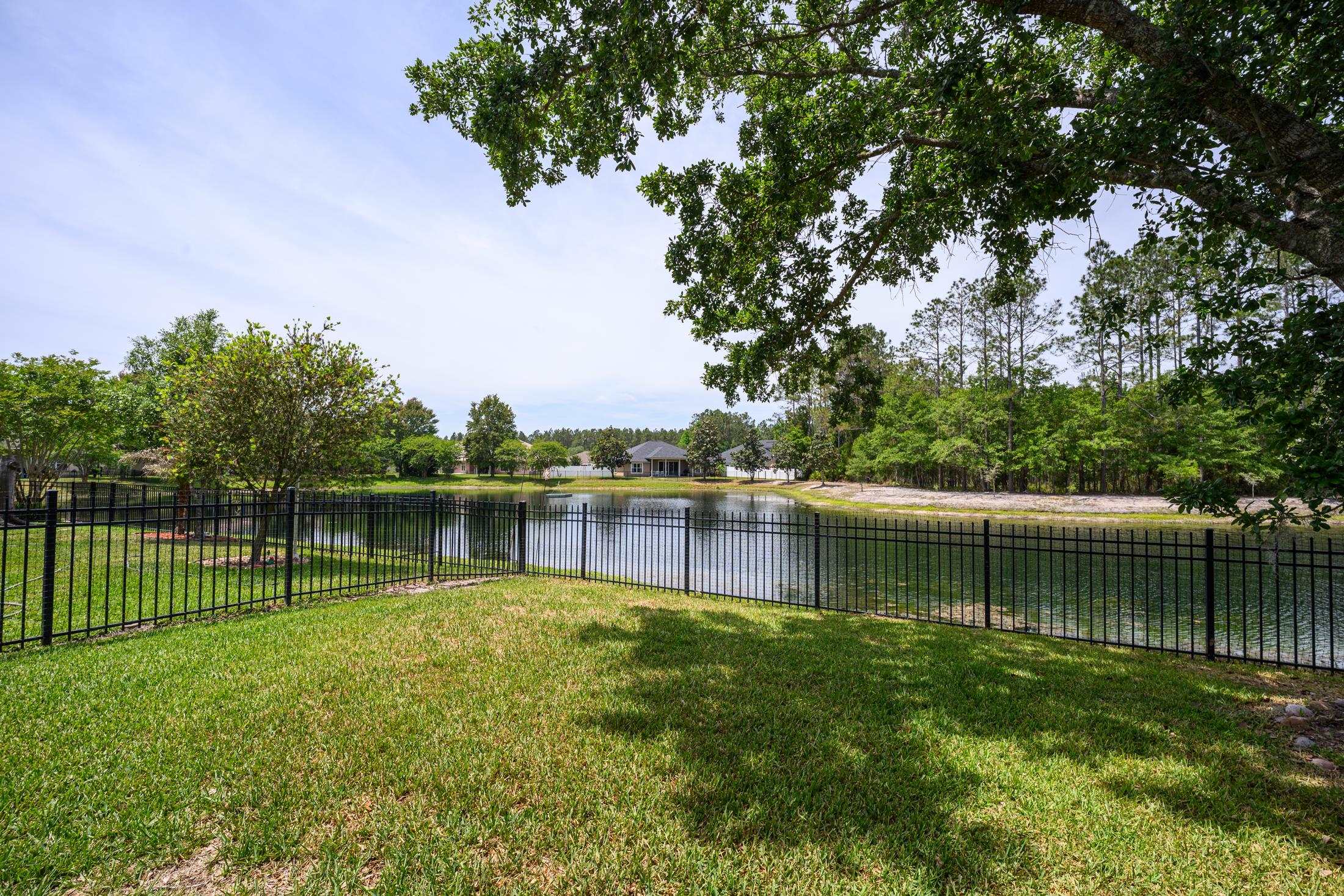 Image 18 of 63 For 221 Clear Creek Ct