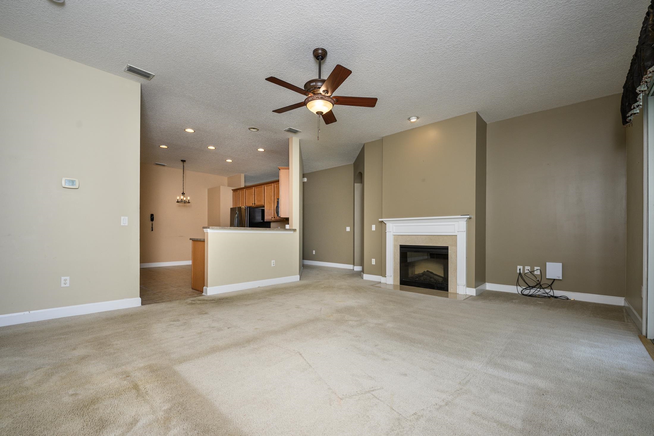 Image 20 of 63 For 221 Clear Creek Ct