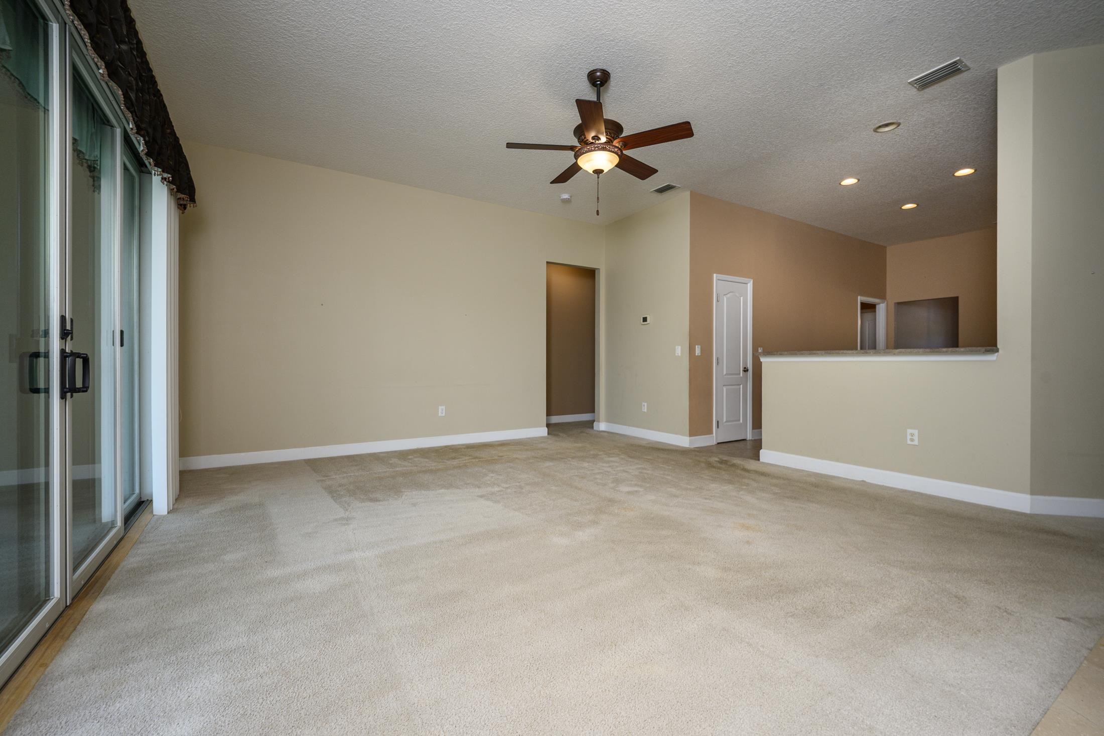 Image 21 of 63 For 221 Clear Creek Ct