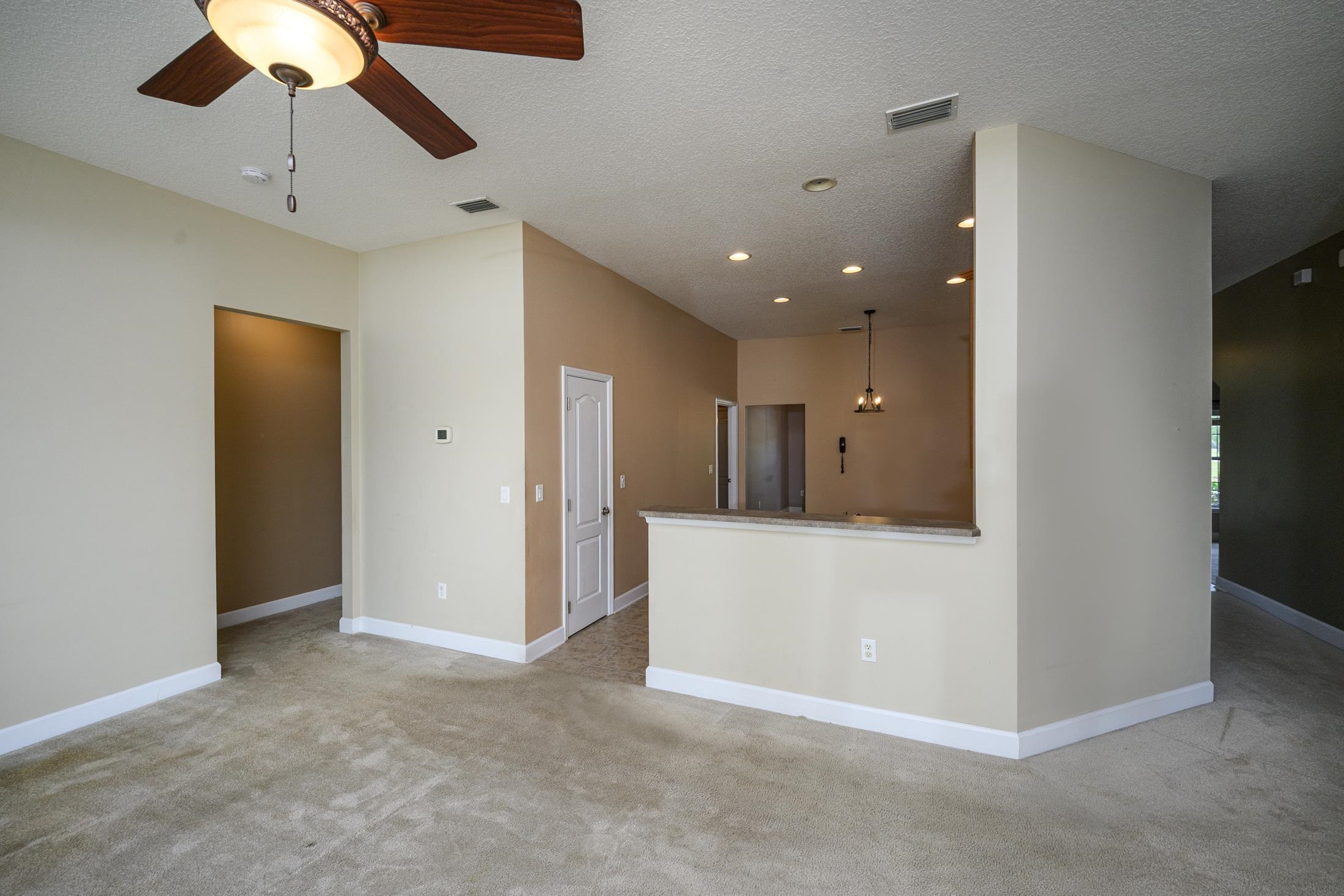 Image 22 of 63 For 221 Clear Creek Ct