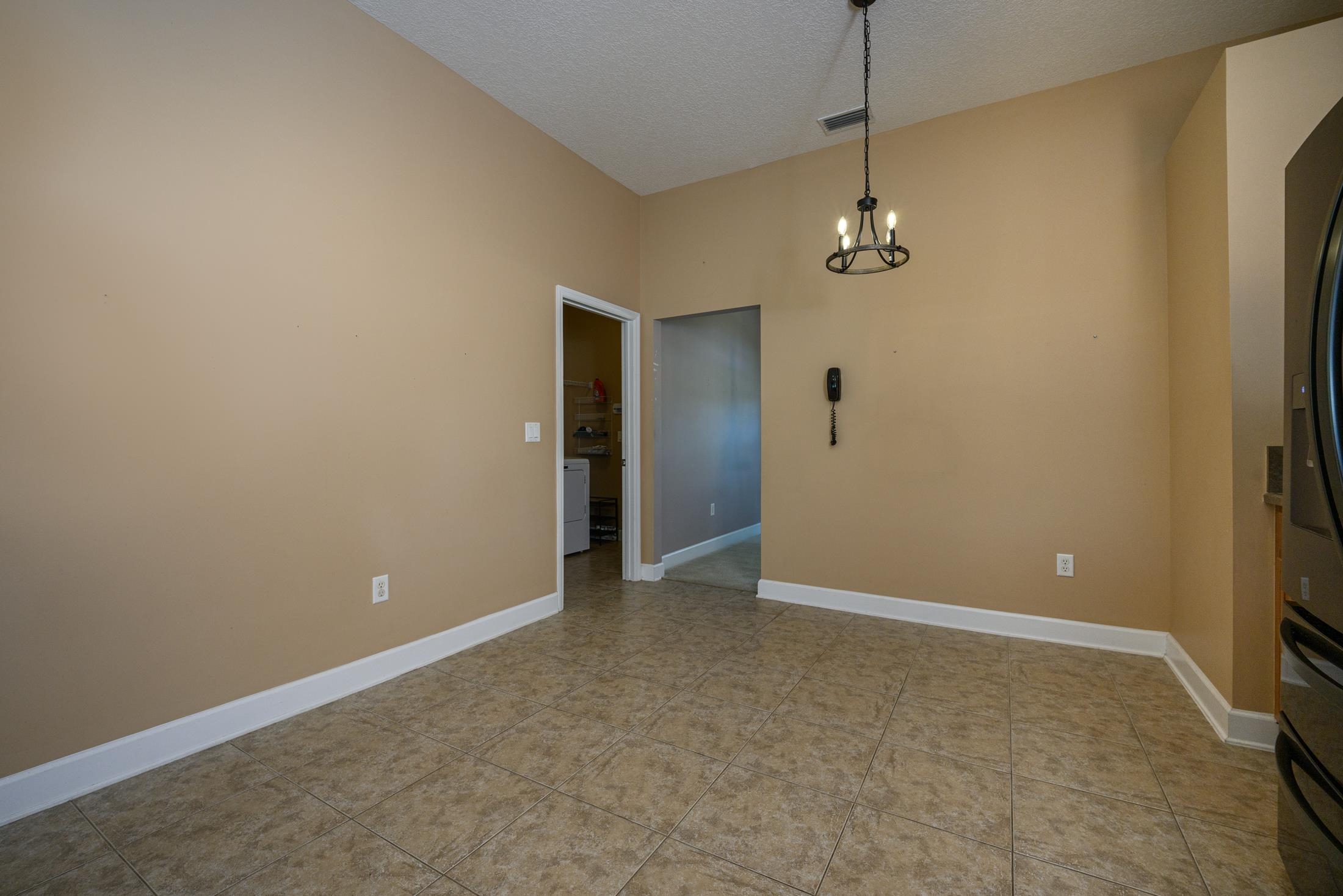 Image 25 of 63 For 221 Clear Creek Ct