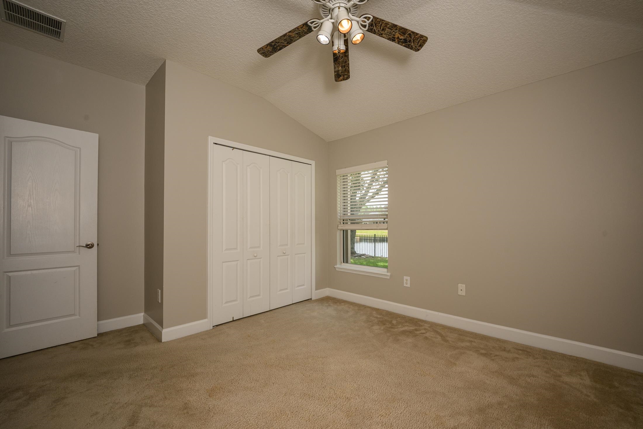 Image 28 of 63 For 221 Clear Creek Ct