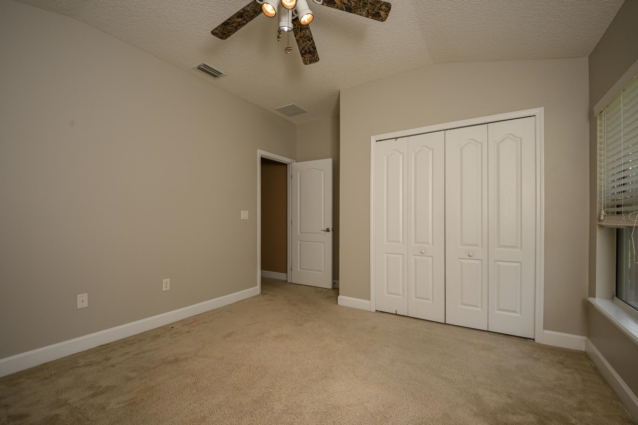 Image 29 of 63 For 221 Clear Creek Ct