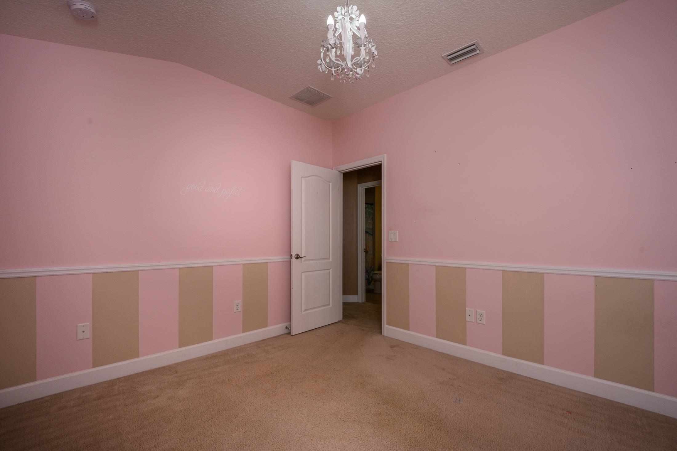 Image 31 of 63 For 221 Clear Creek Ct