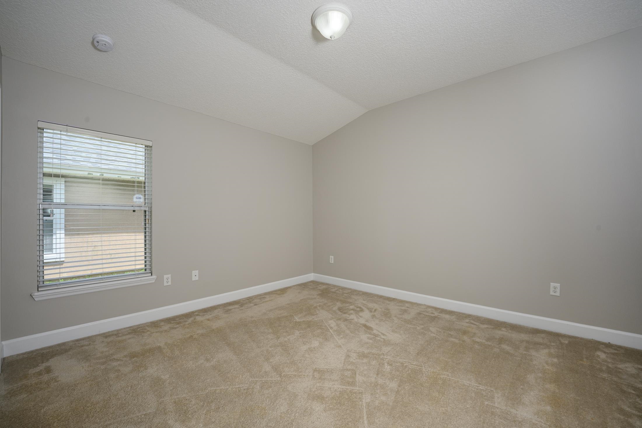 Image 34 of 63 For 221 Clear Creek Ct