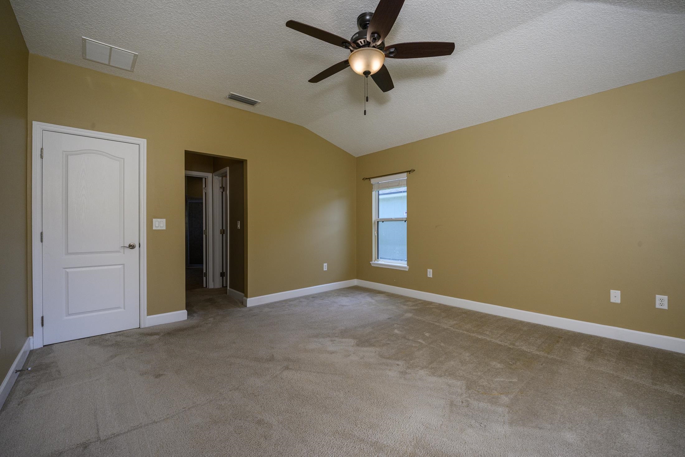 Image 37 of 63 For 221 Clear Creek Ct
