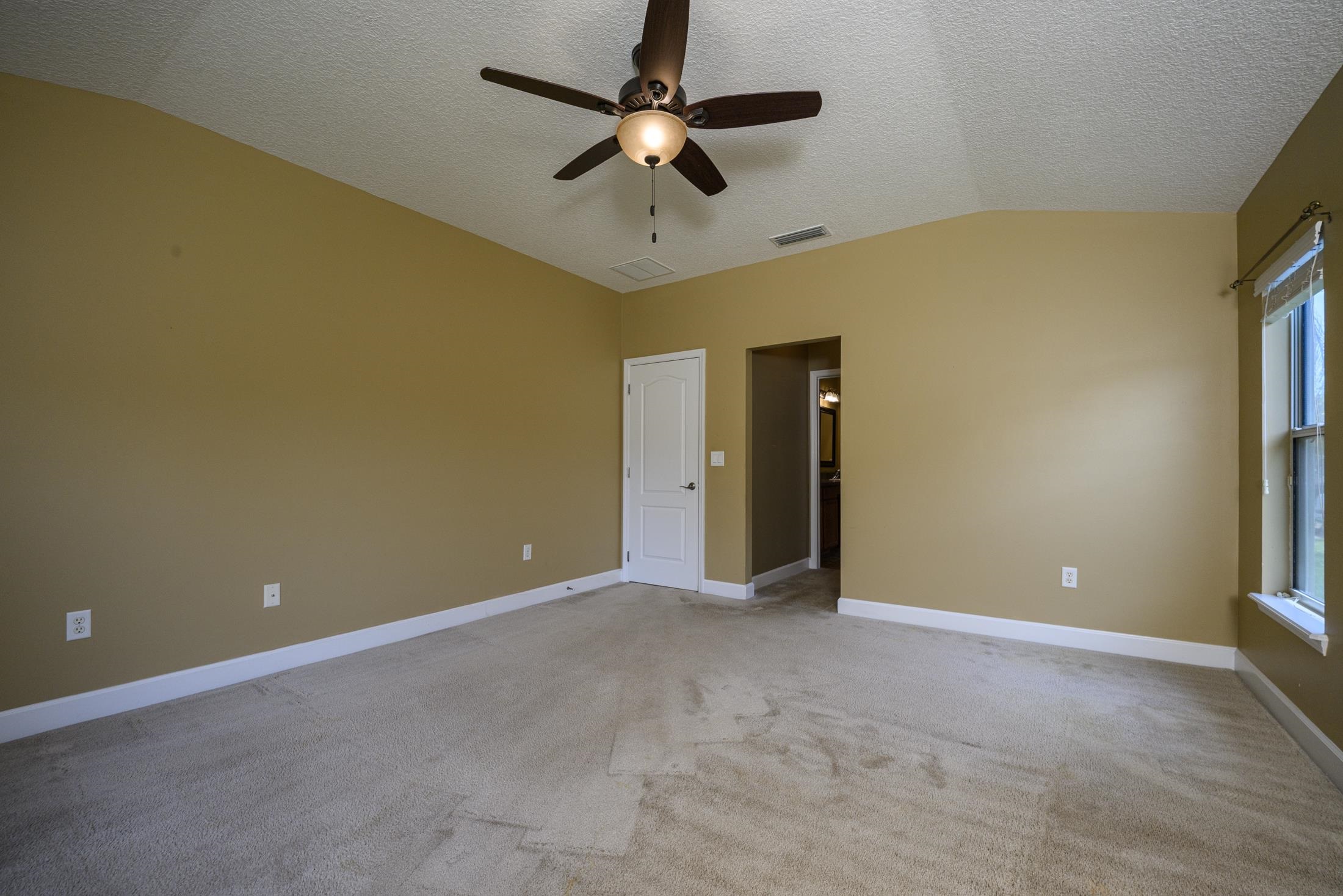 Image 38 of 63 For 221 Clear Creek Ct