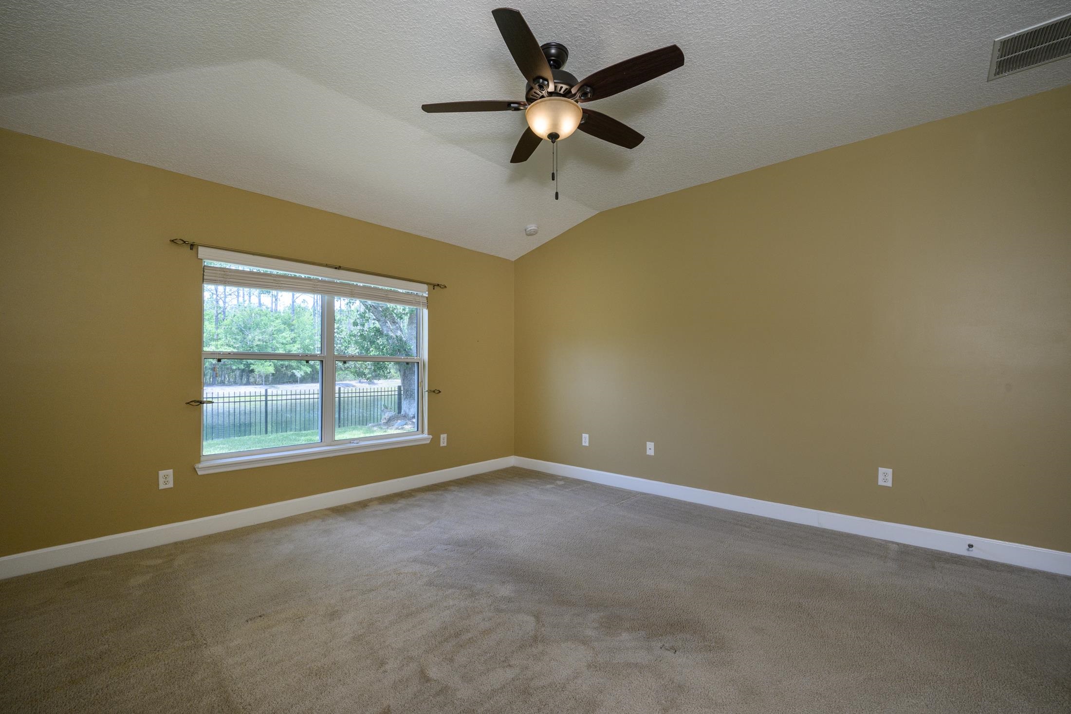 Image 39 of 63 For 221 Clear Creek Ct