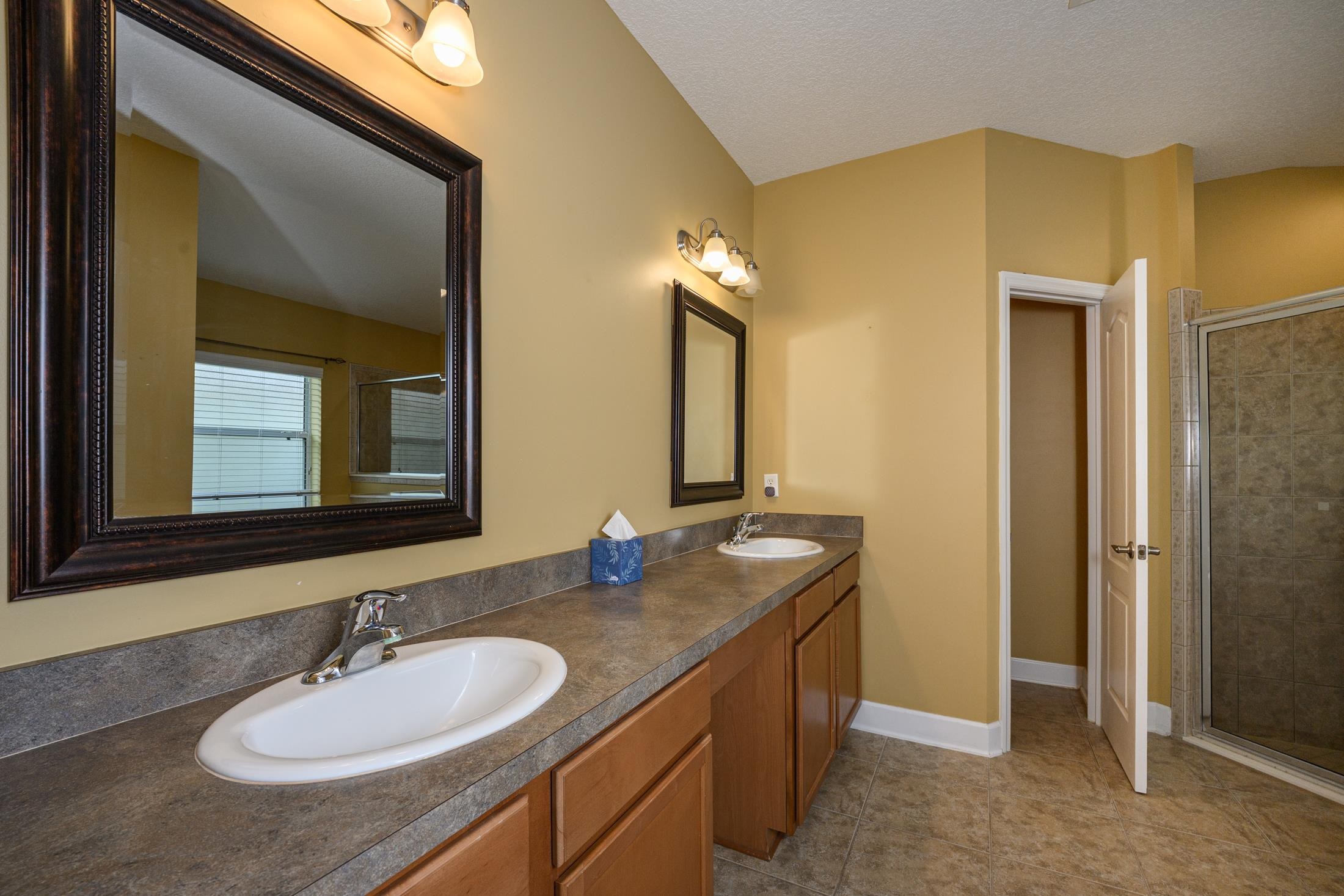 Image 42 of 63 For 221 Clear Creek Ct
