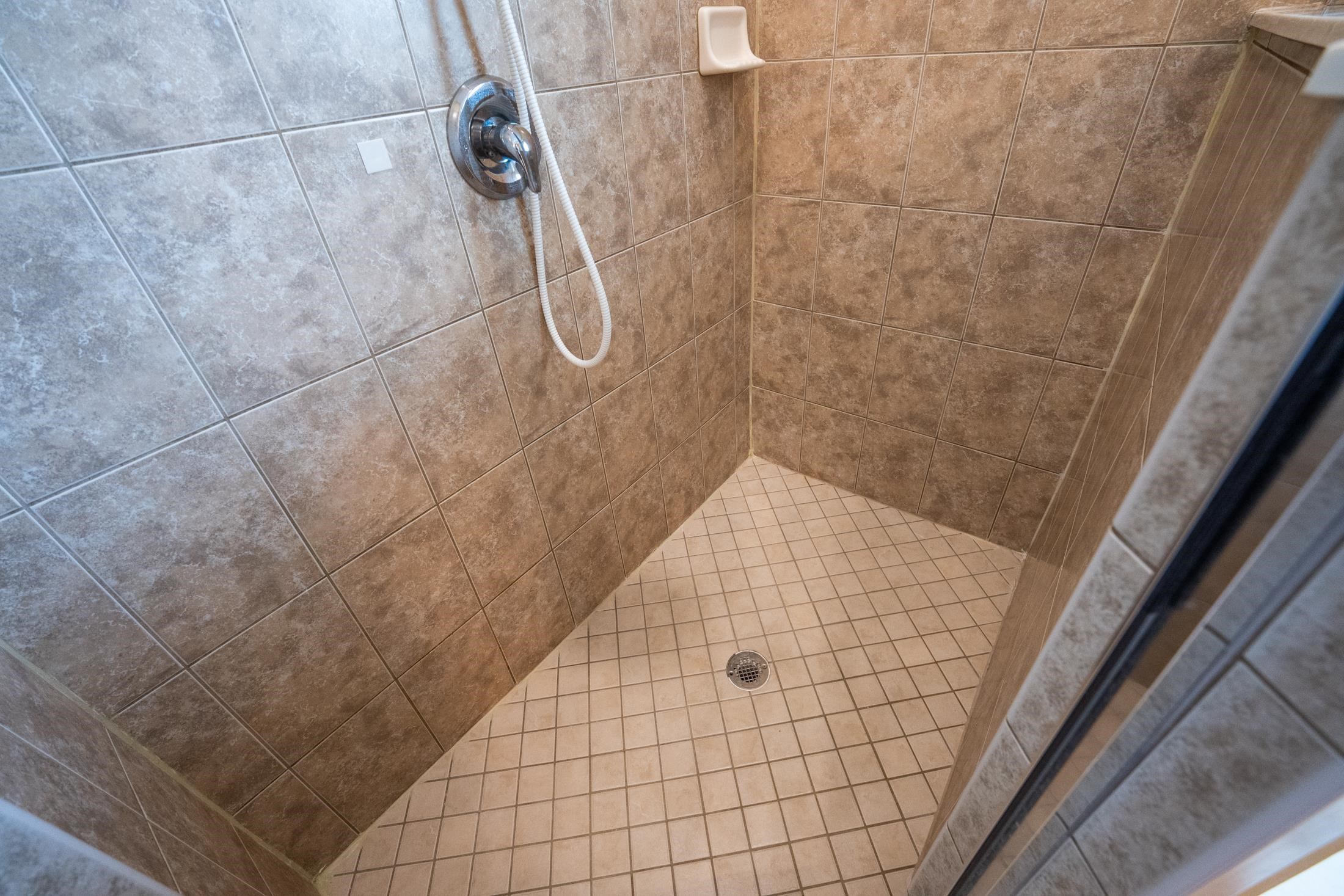 Image 48 of 63 For 221 Clear Creek Ct