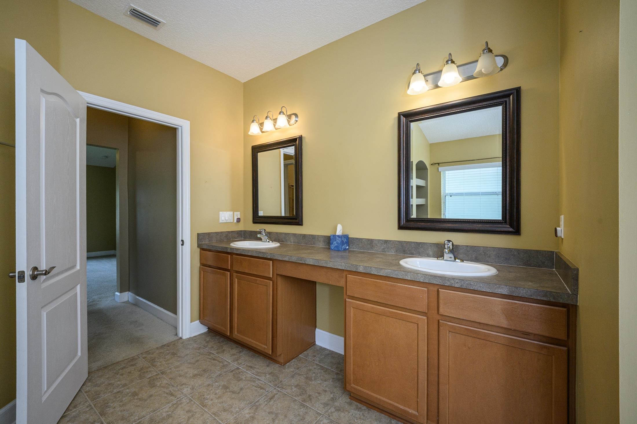Image 49 of 63 For 221 Clear Creek Ct