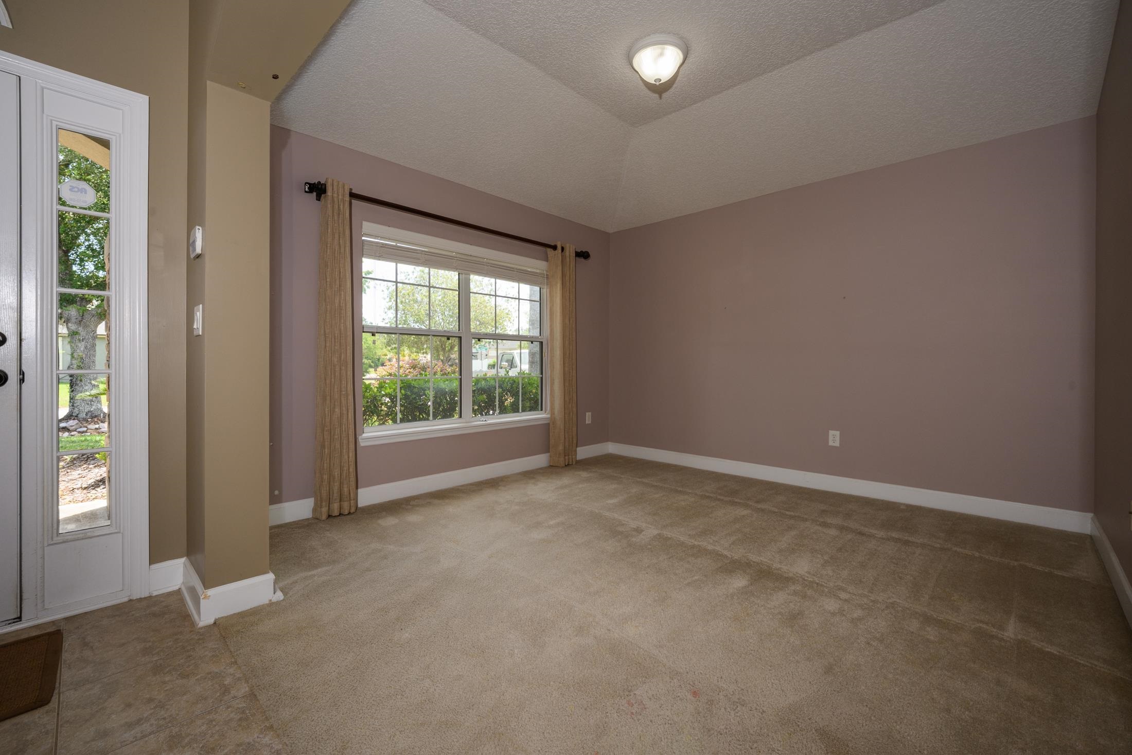 Image 6 of 63 For 221 Clear Creek Ct