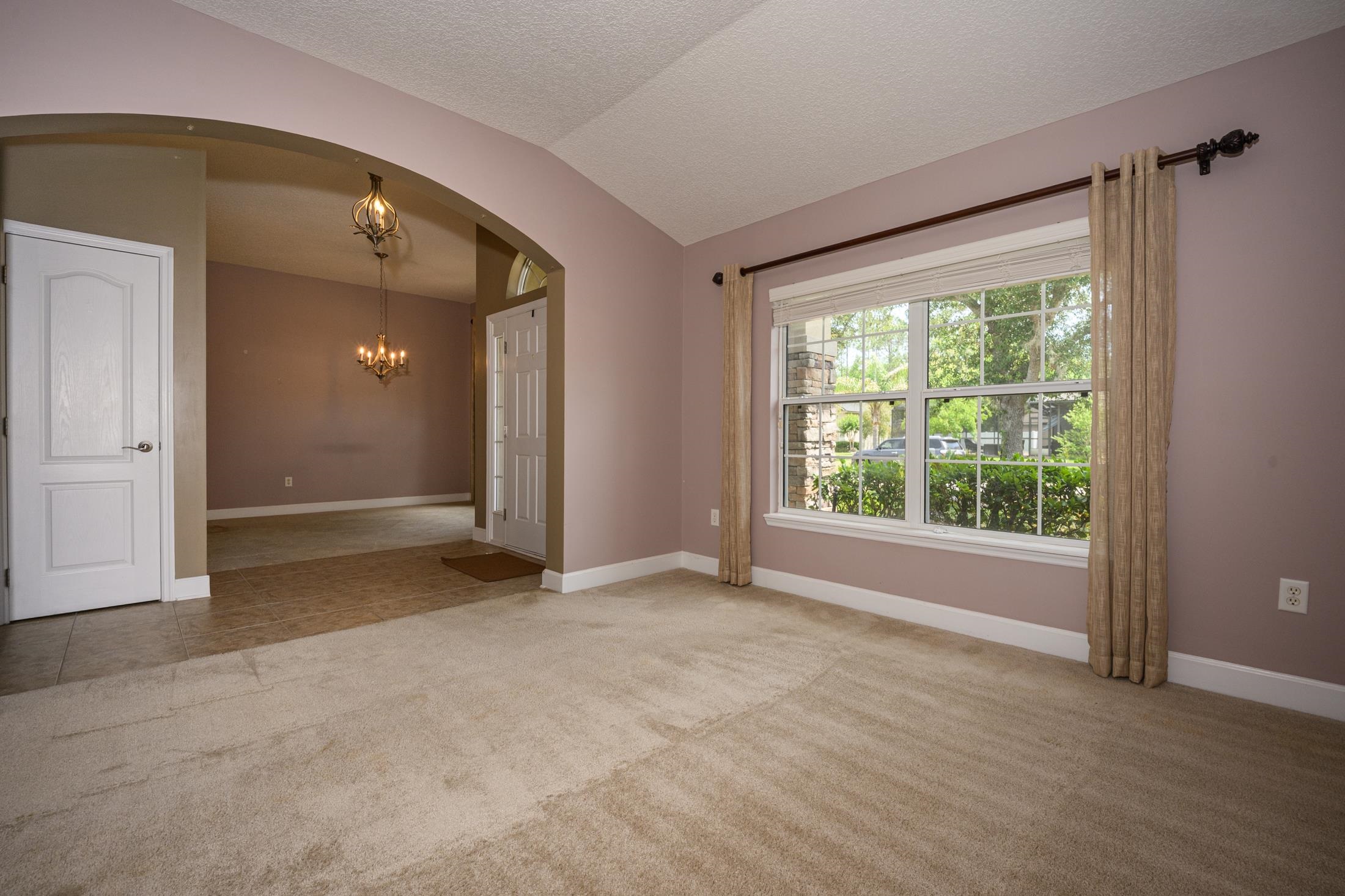 Image 7 of 63 For 221 Clear Creek Ct