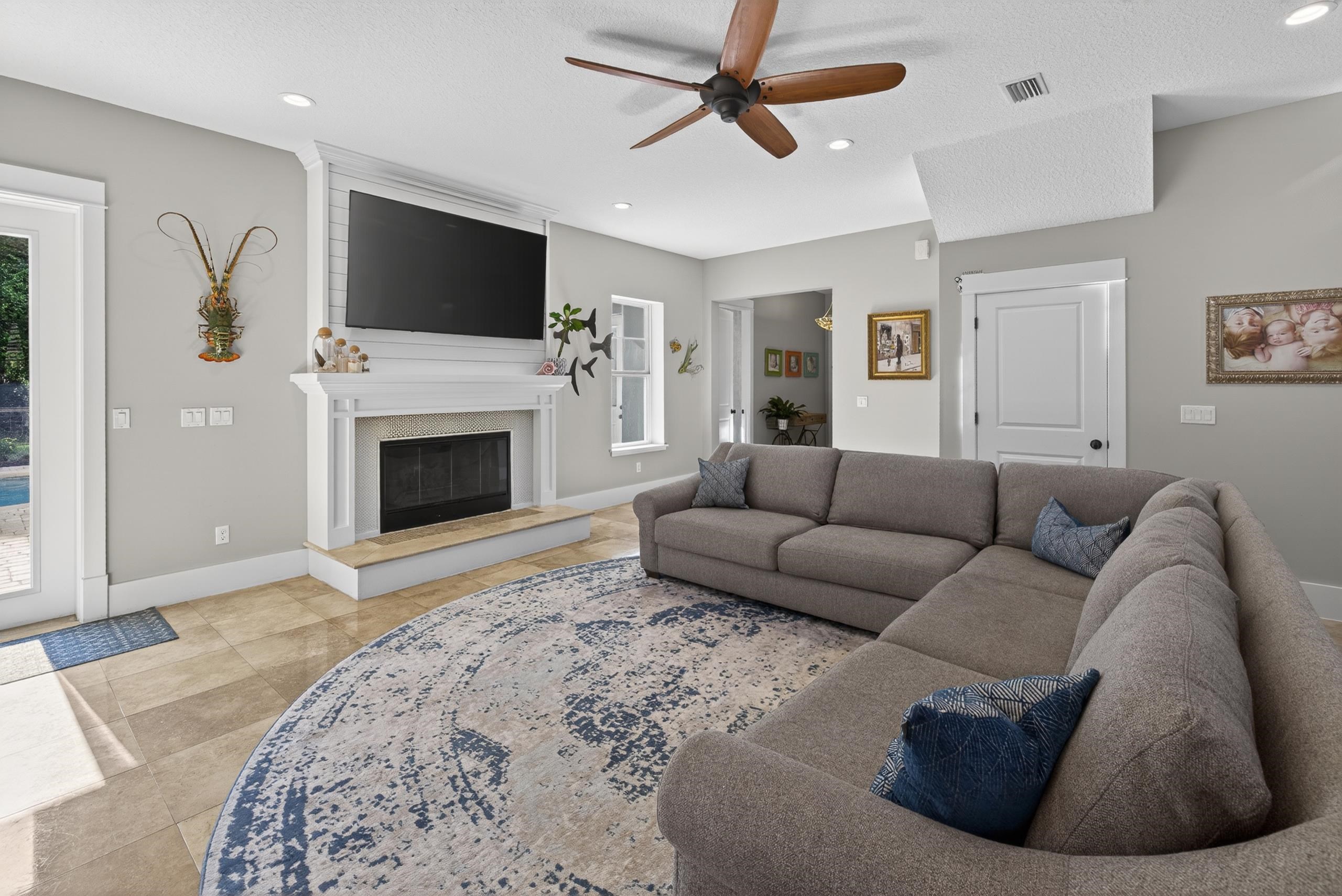 Image 14 of 77 For 3532 Carolwood Ln
