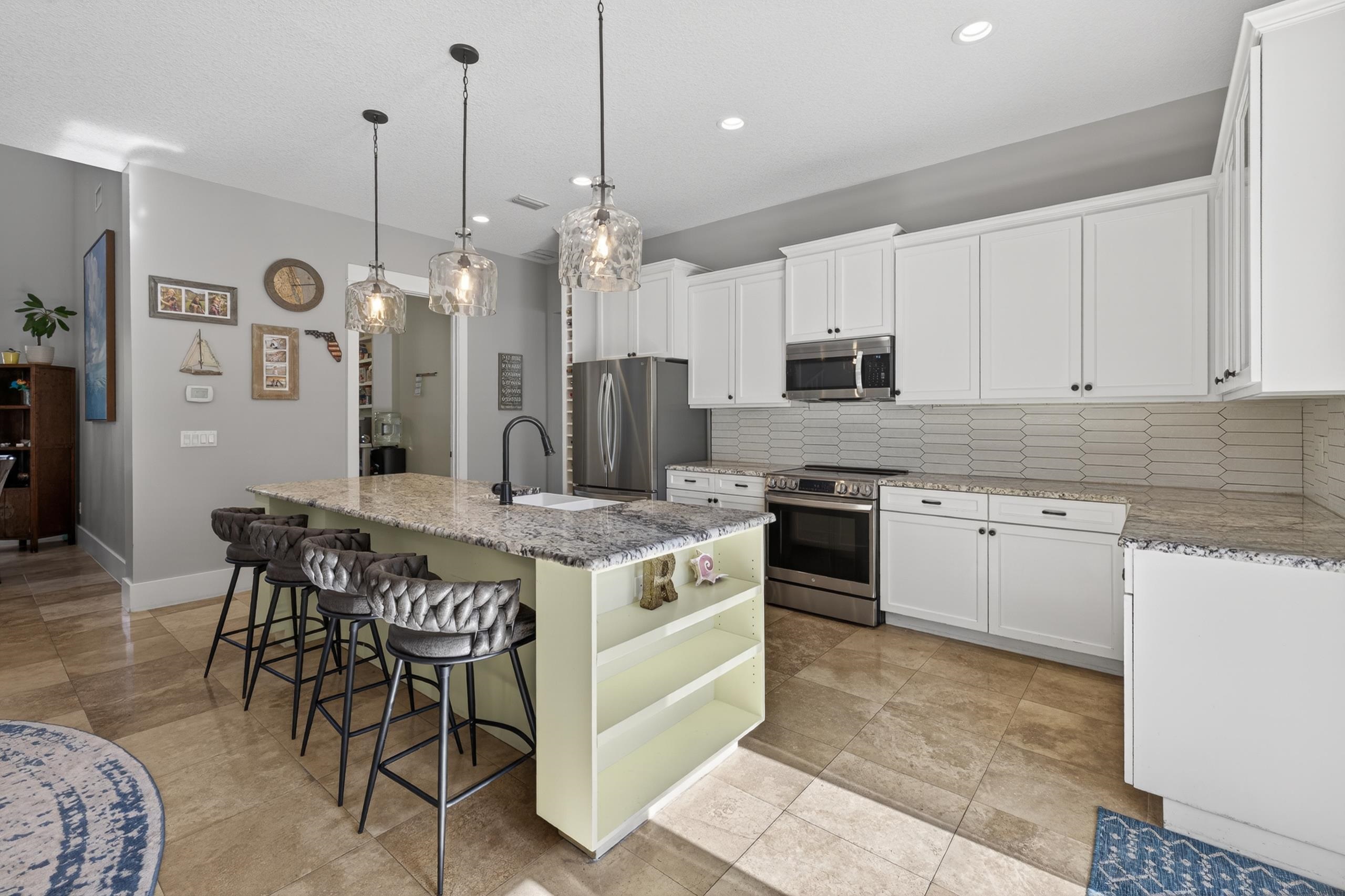 Image 25 of 77 For 3532 Carolwood Ln