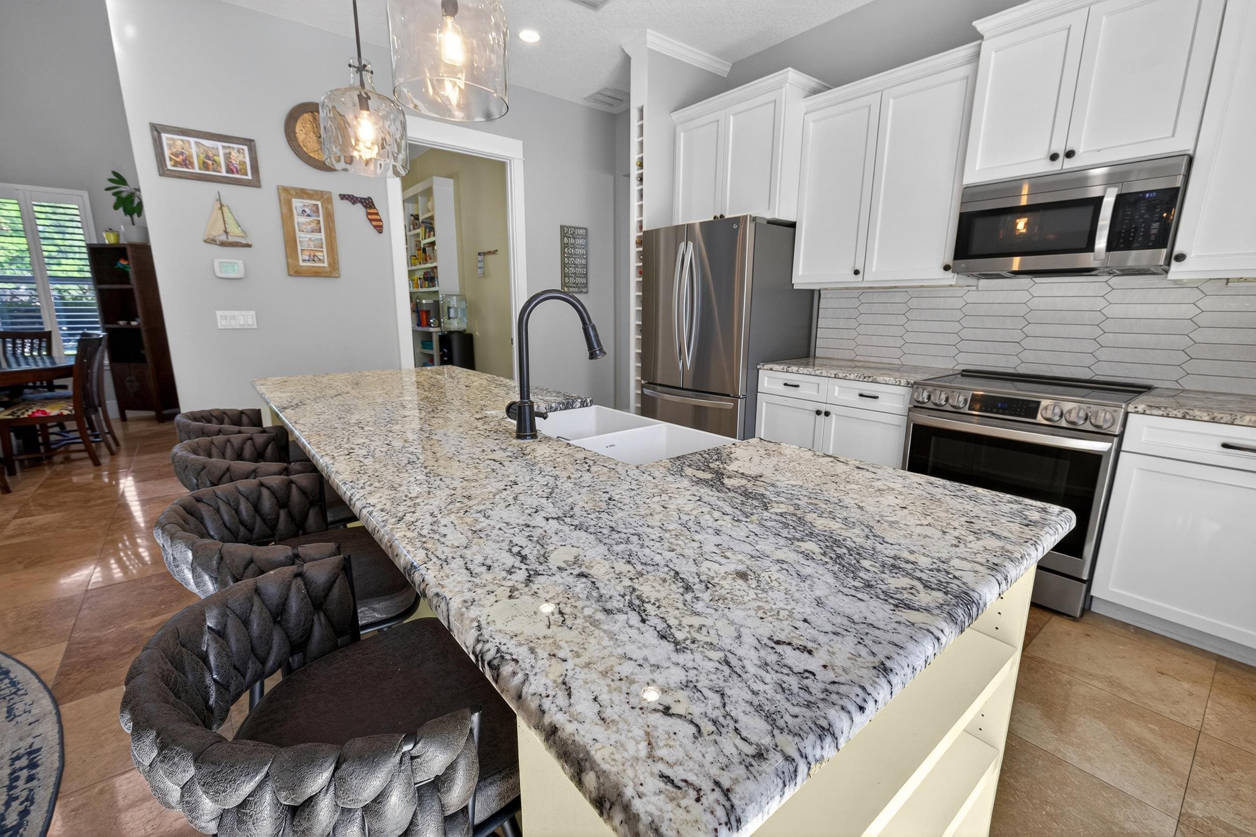 Image 30 of 77 For 3532 Carolwood Ln