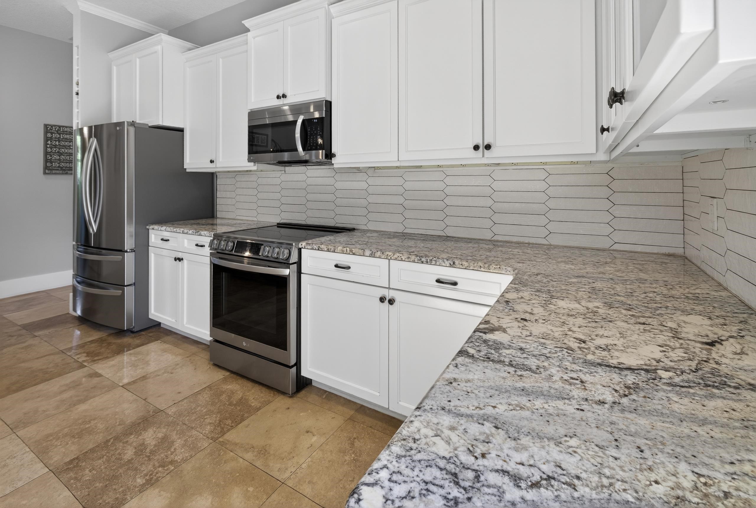 Image 31 of 77 For 3532 Carolwood Ln
