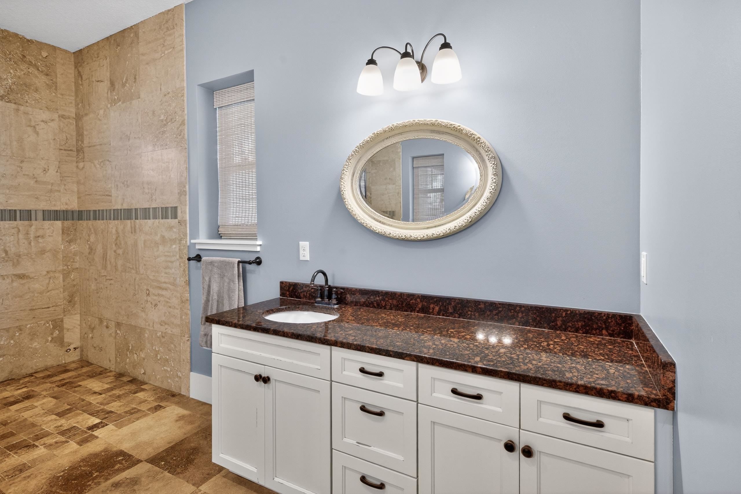 Image 41 of 77 For 3532 Carolwood Ln