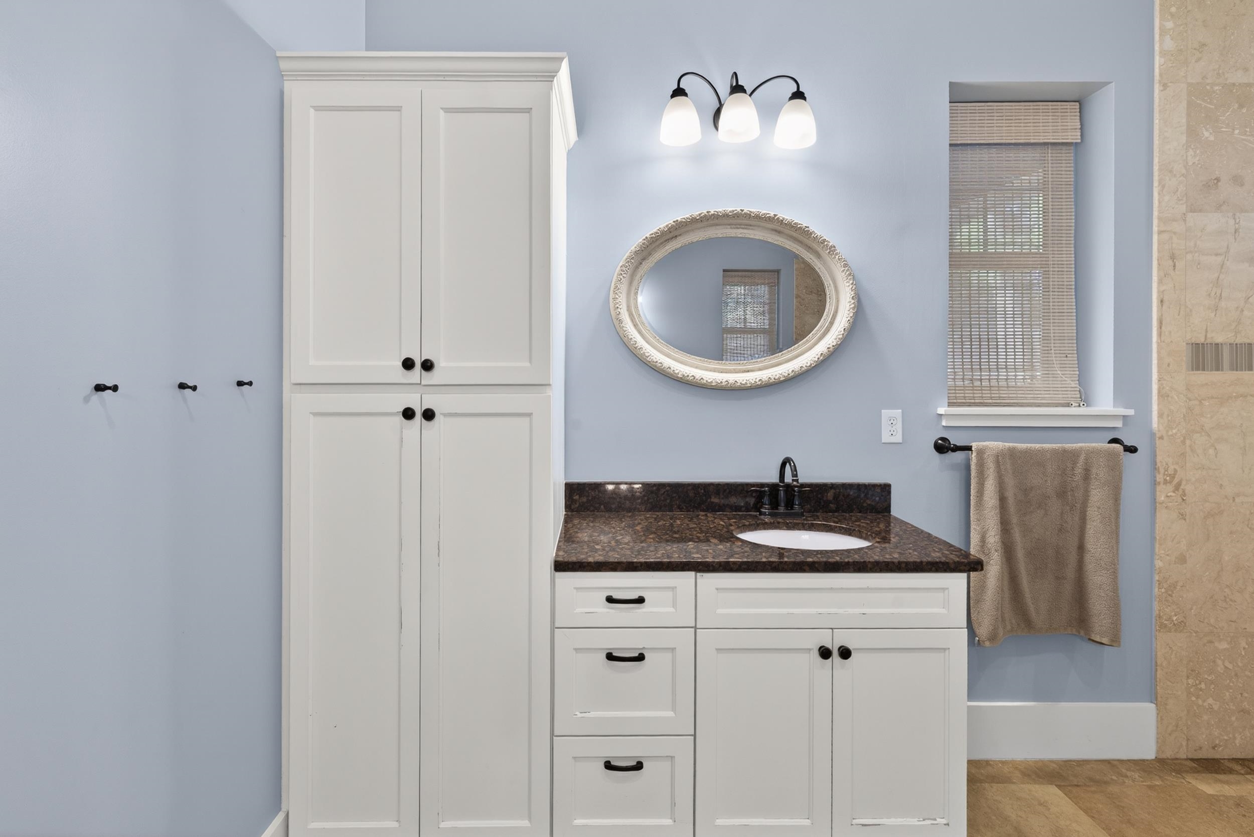 Image 42 of 77 For 3532 Carolwood Ln