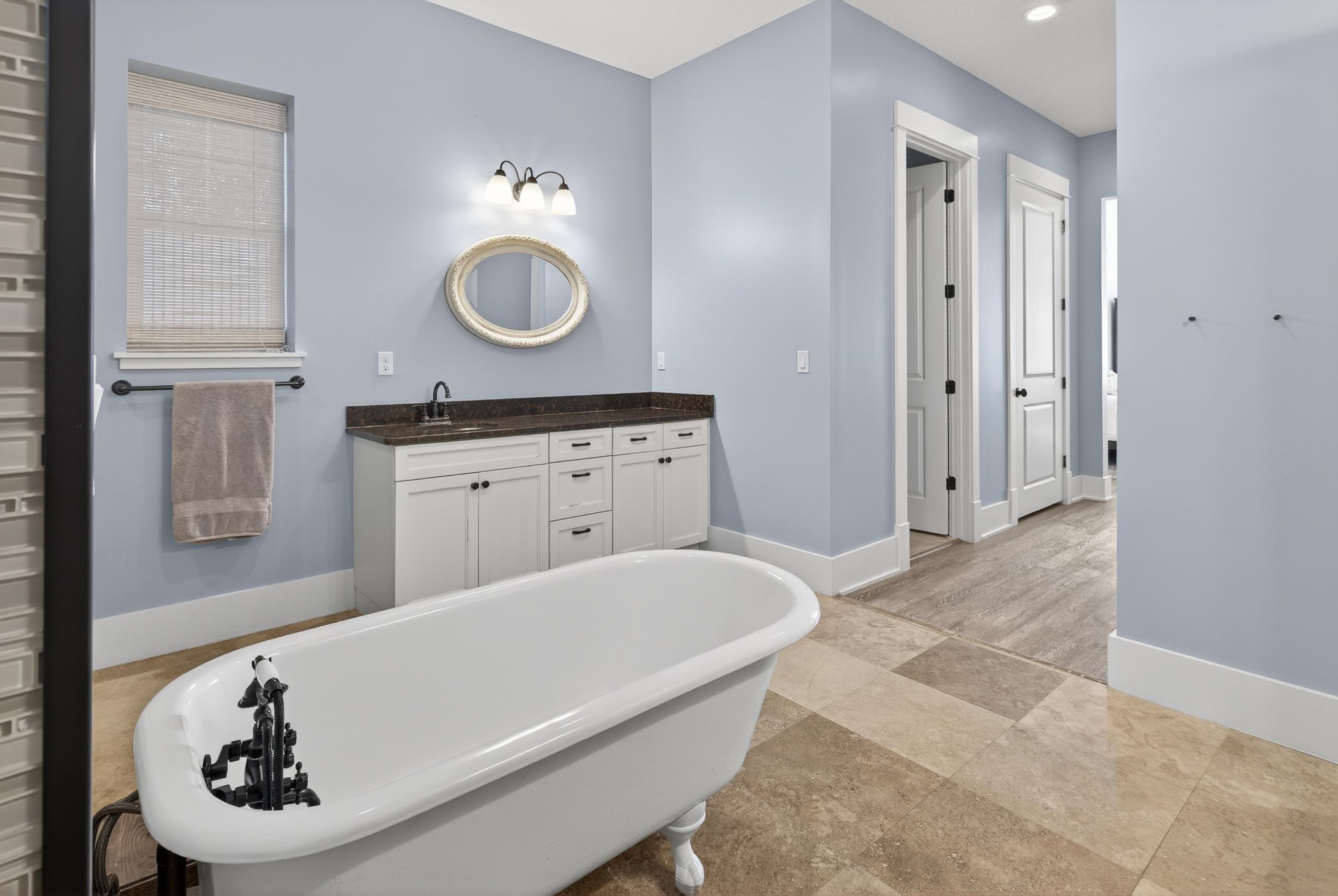 Image 43 of 77 For 3532 Carolwood Ln