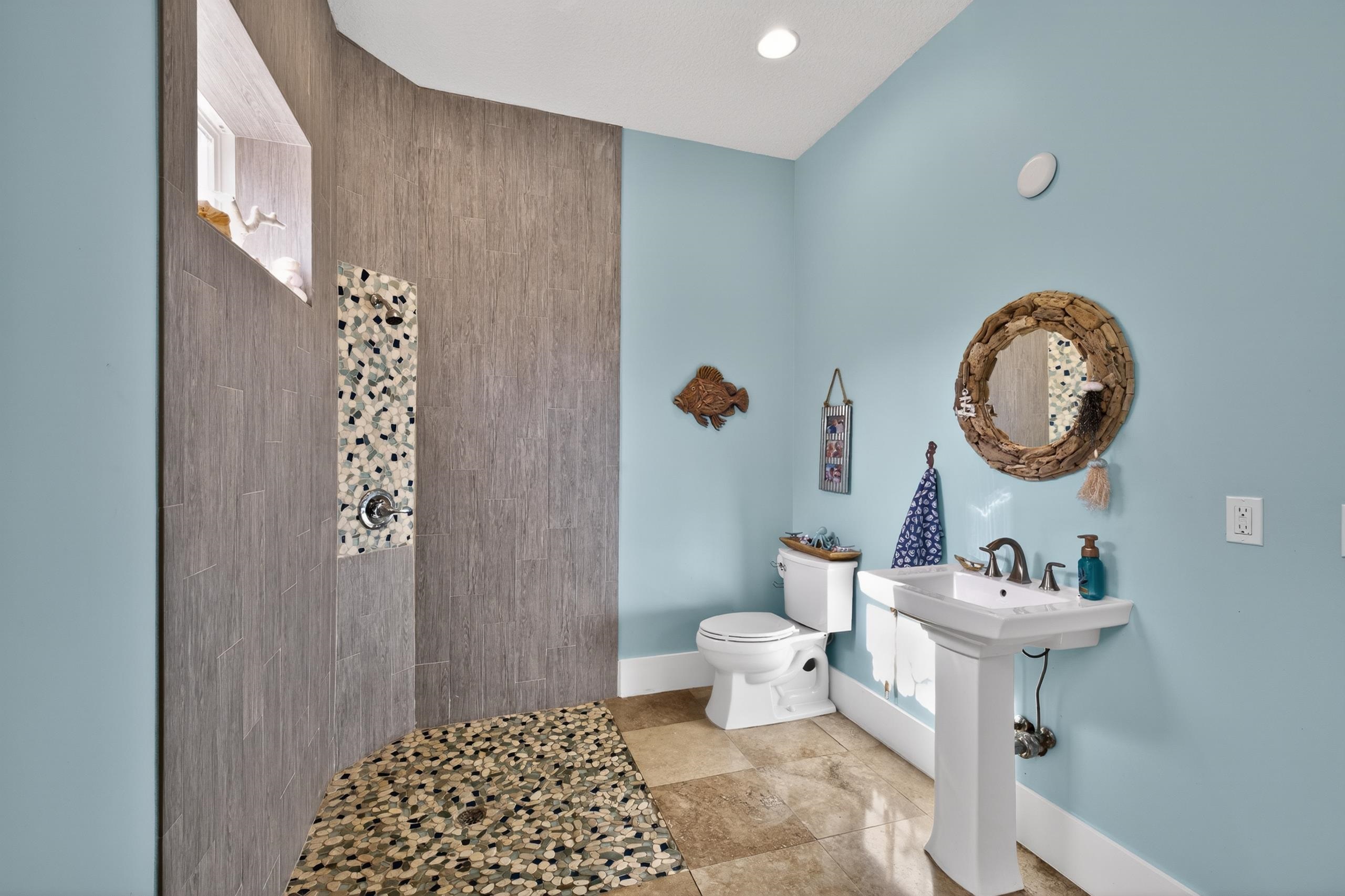 Image 45 of 77 For 3532 Carolwood Ln