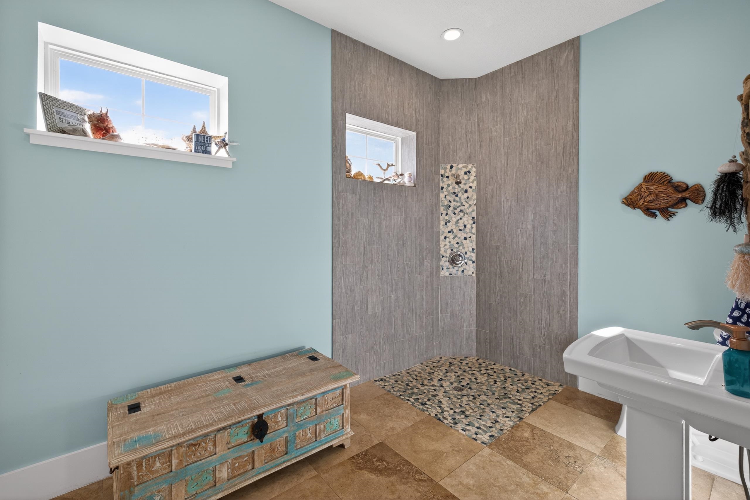 Image 47 of 77 For 3532 Carolwood Ln