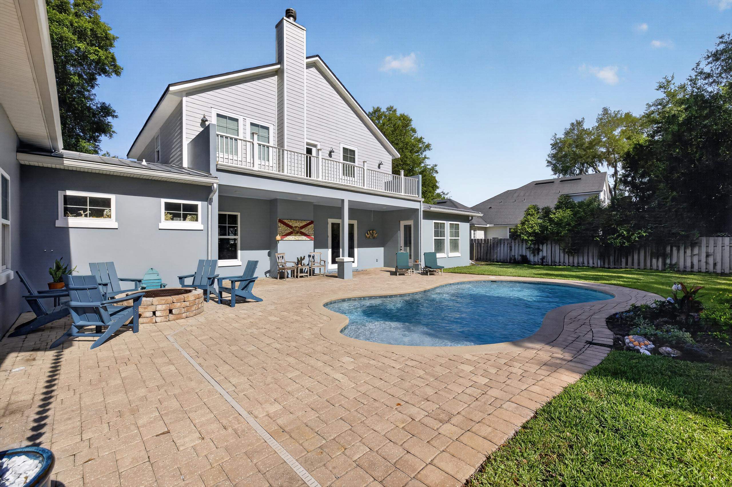 Image 55 of 77 For 3532 Carolwood Ln
