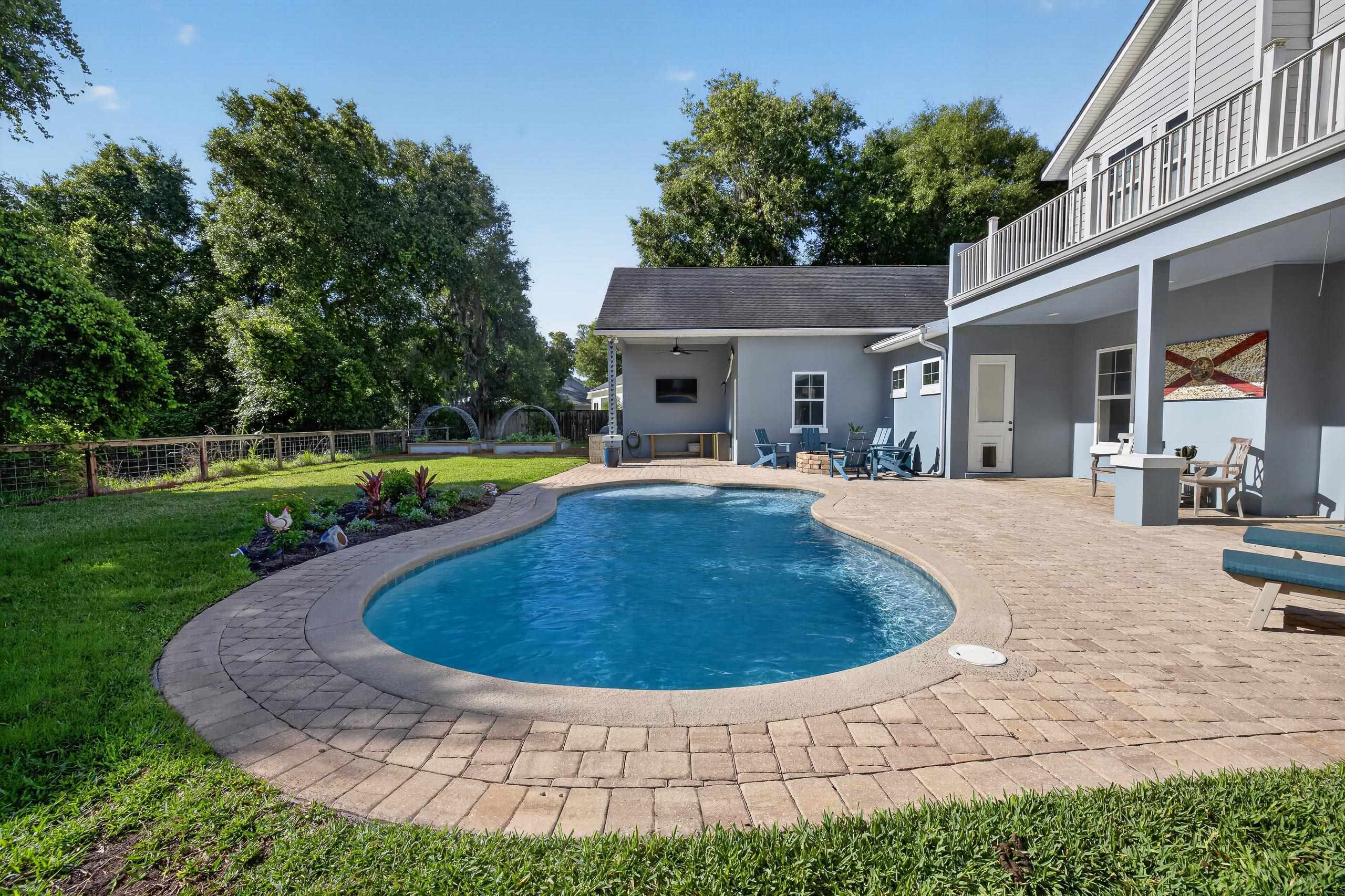 Image 59 of 77 For 3532 Carolwood Ln